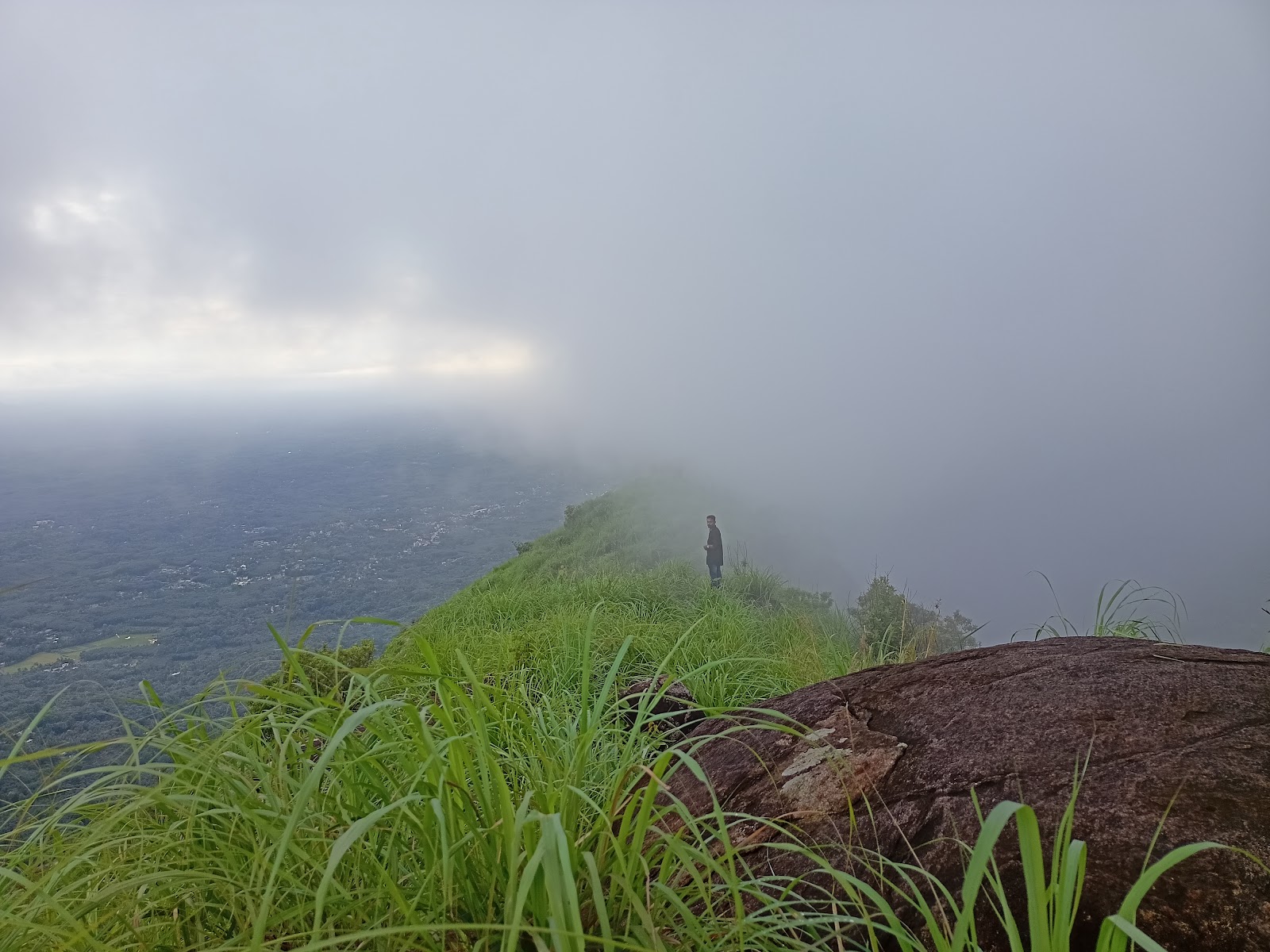 Kattadikkadavu View Point
