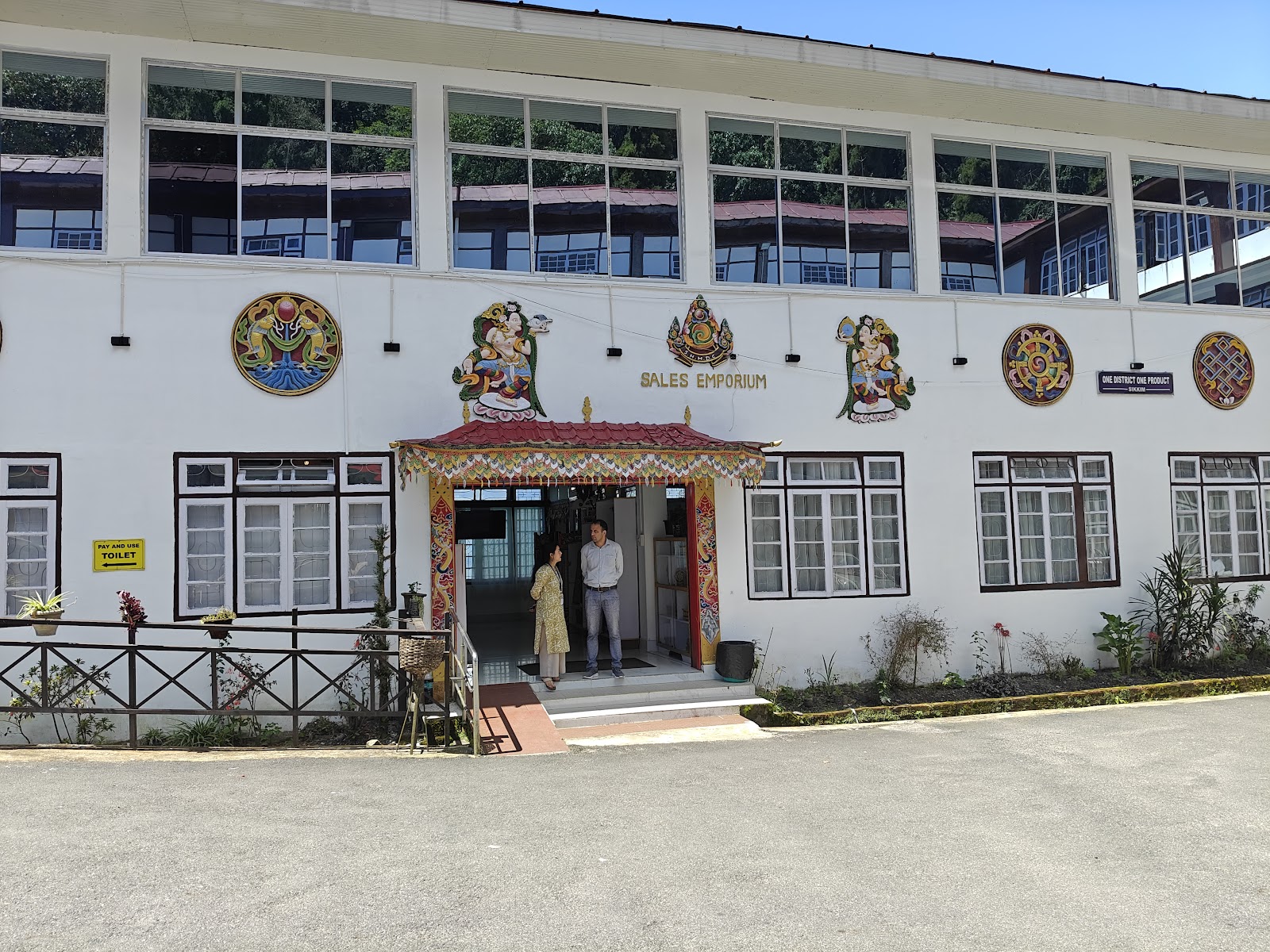Local Handicraft Market Pelling
