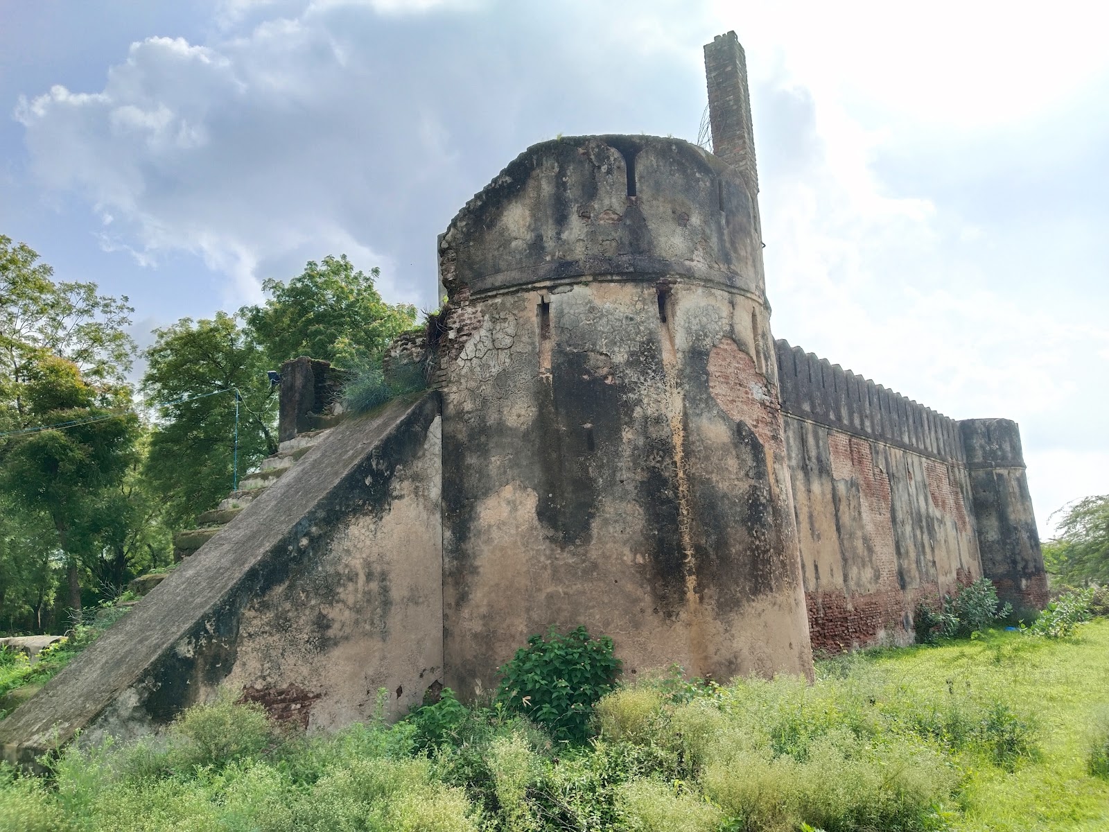 Kheda Fort Ruins