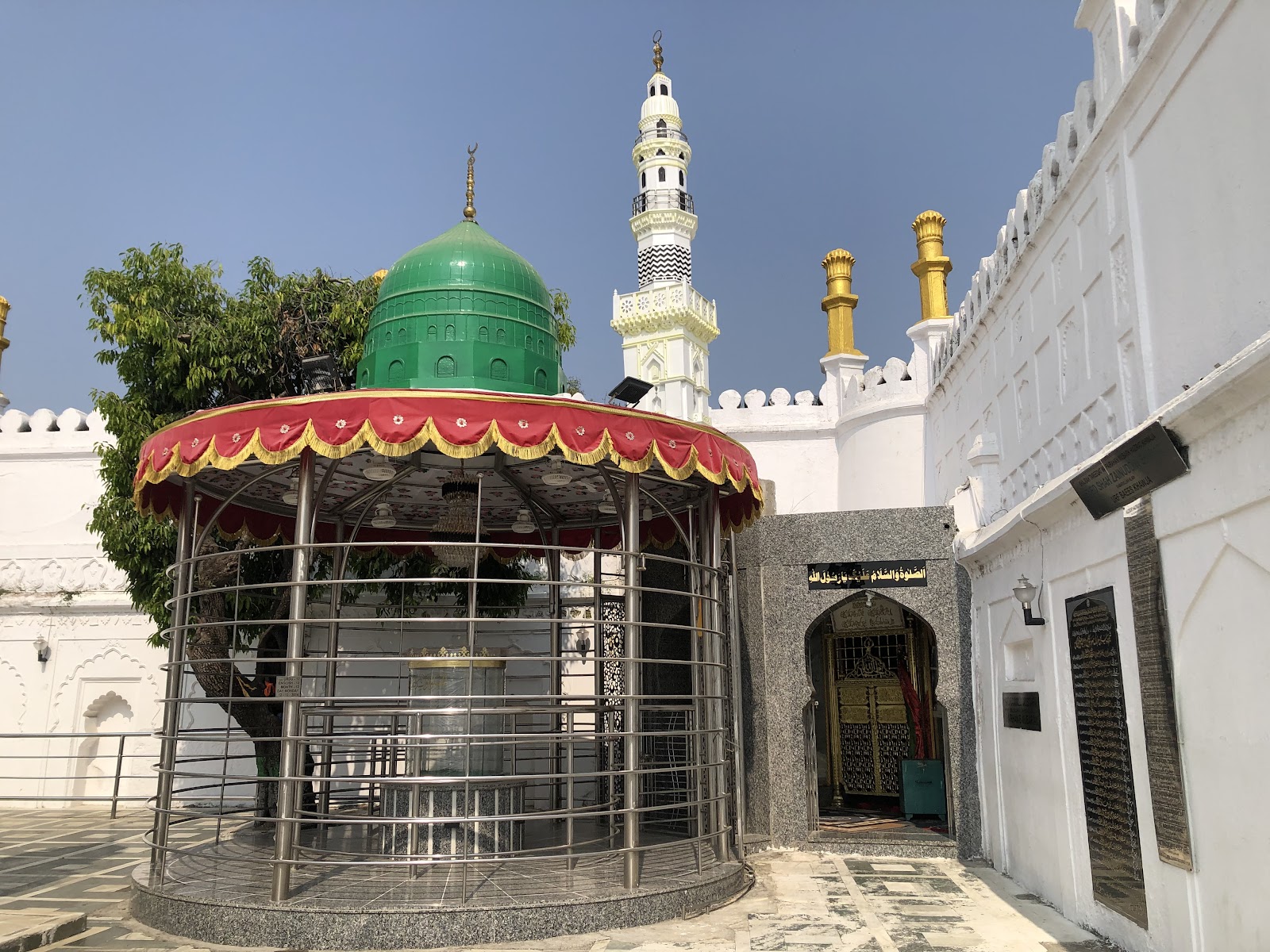 Ganj Rawan Tombs