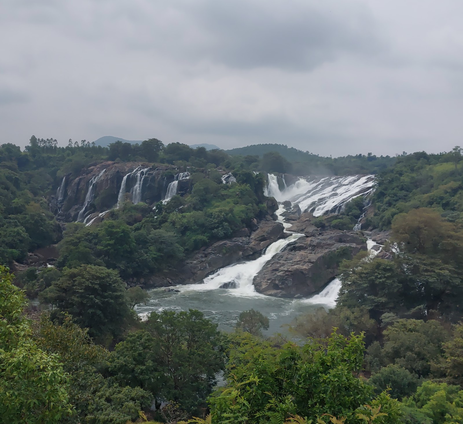 Shivanasamudra Falls