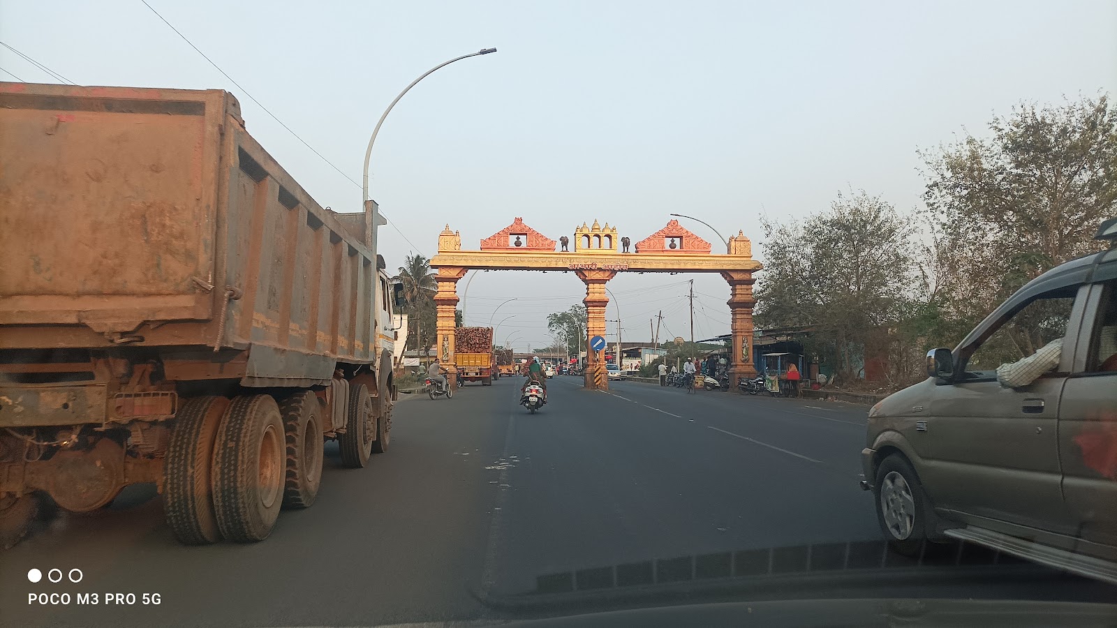 Karnataka - Maharashtra state border