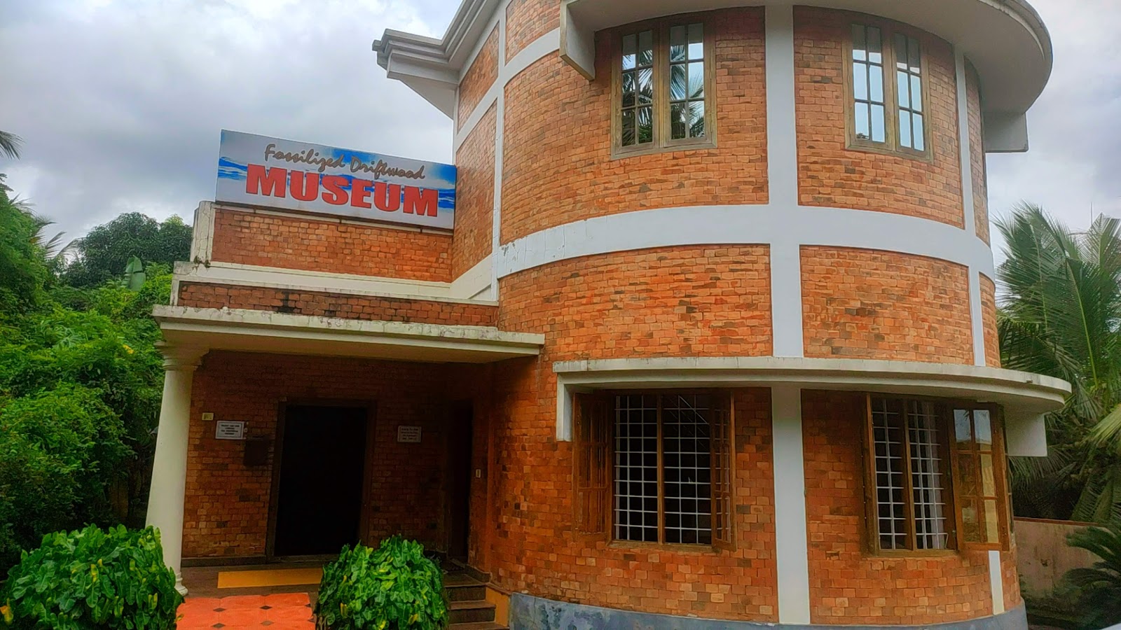 Bay Island Driftwood Museum