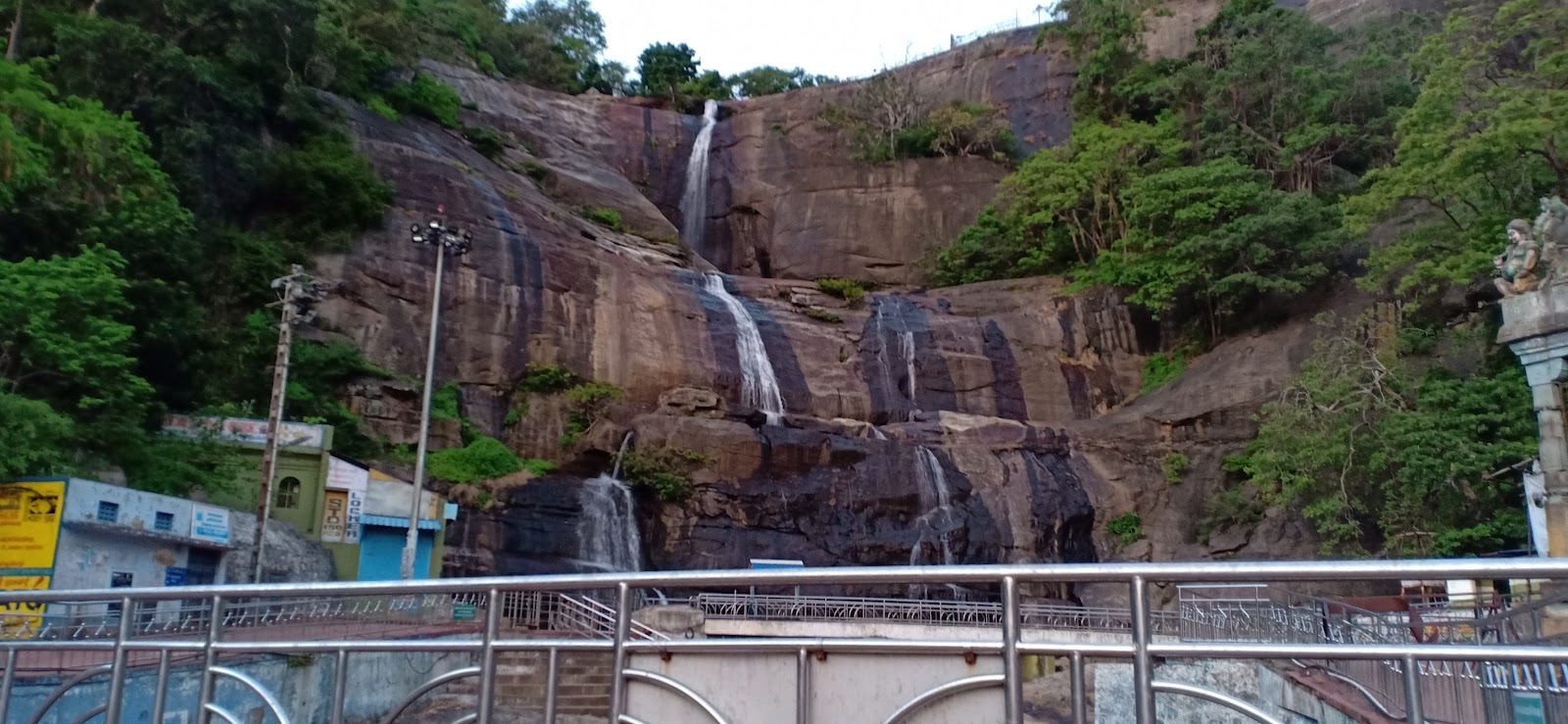 Kutralam Main Falls