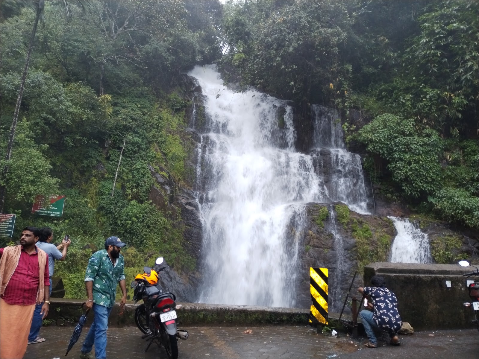 Valanjanganam waterfalls