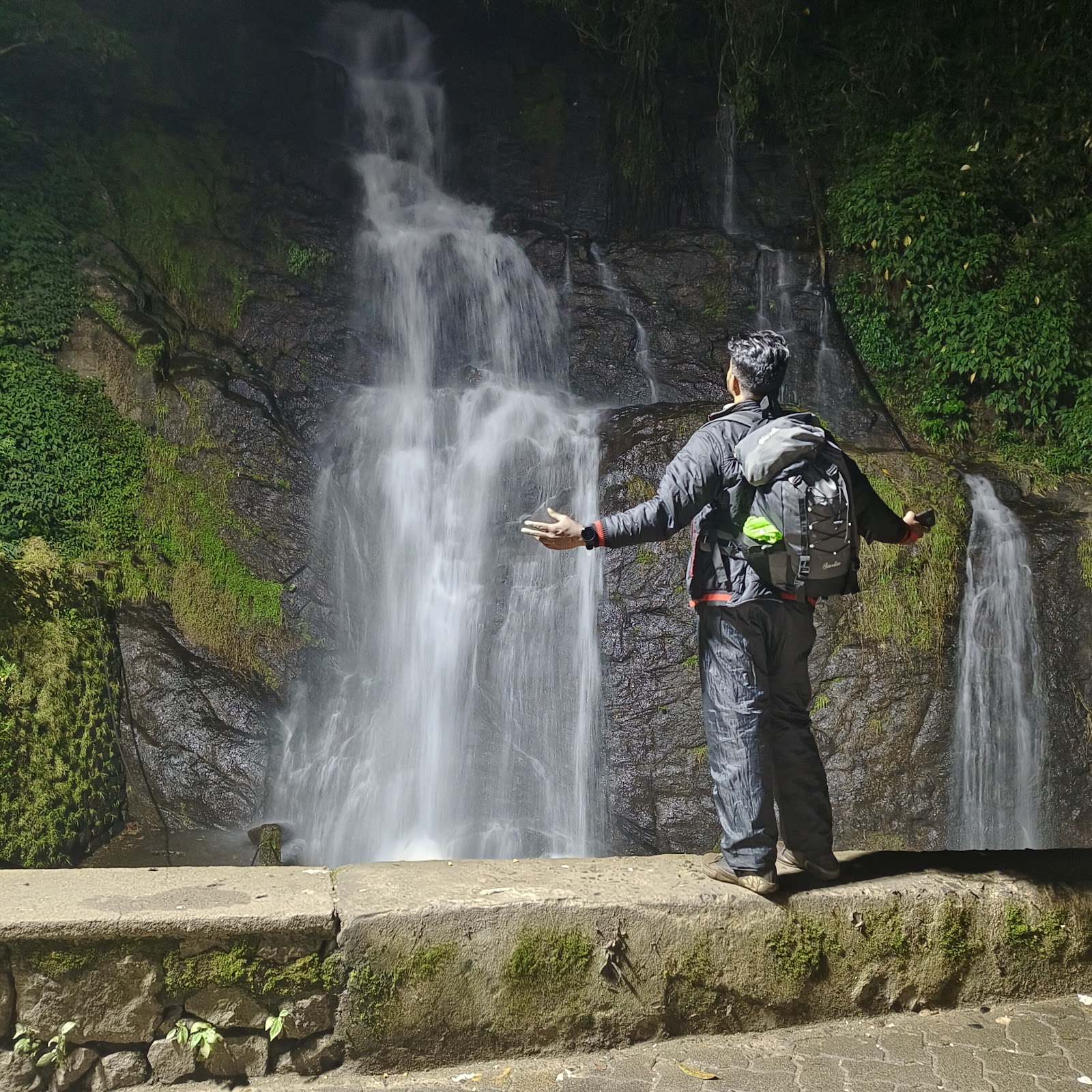 Valanjanganam waterfalls