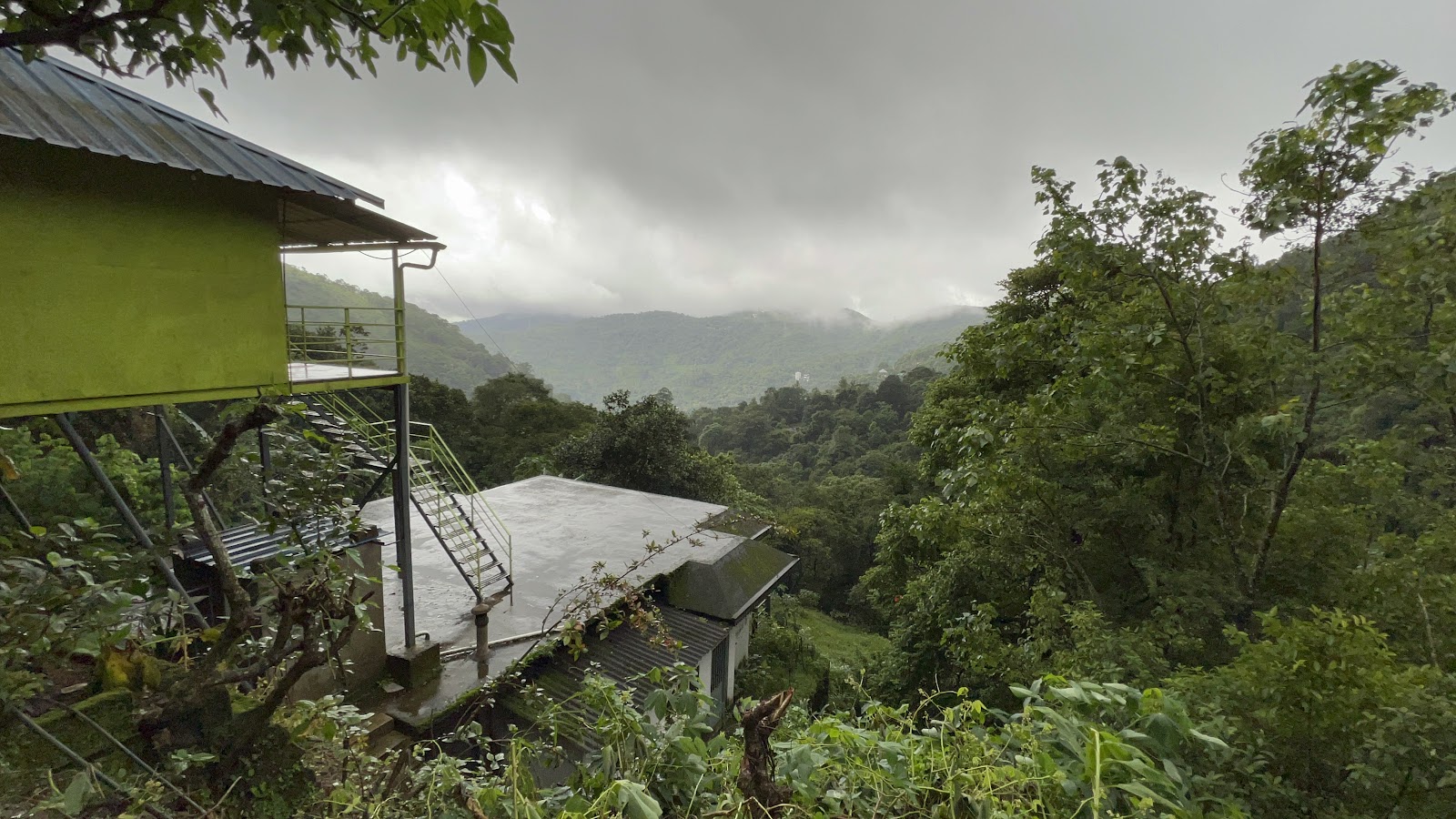 Valanjanganam waterfalls