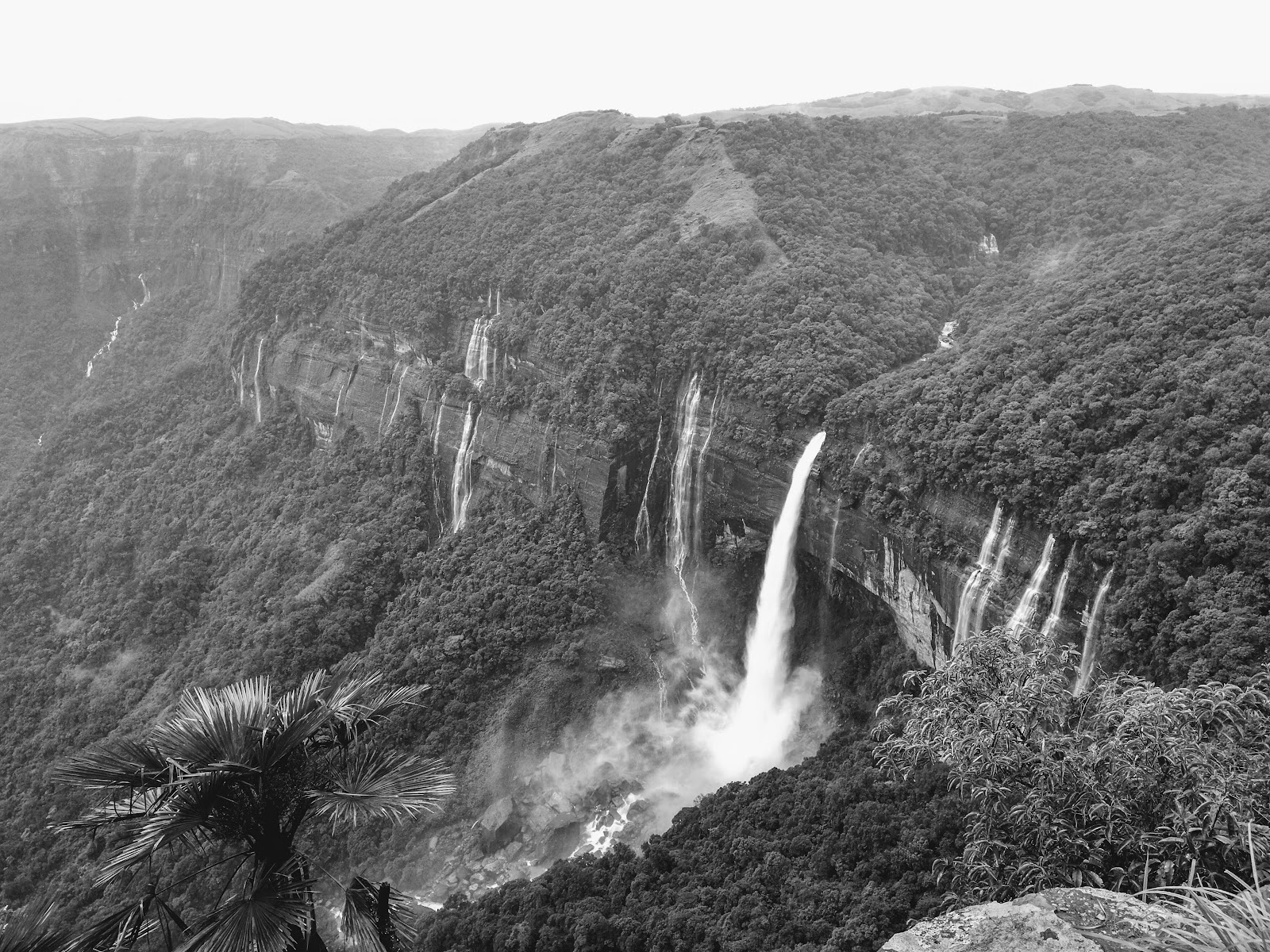 Nohkalikai Falls