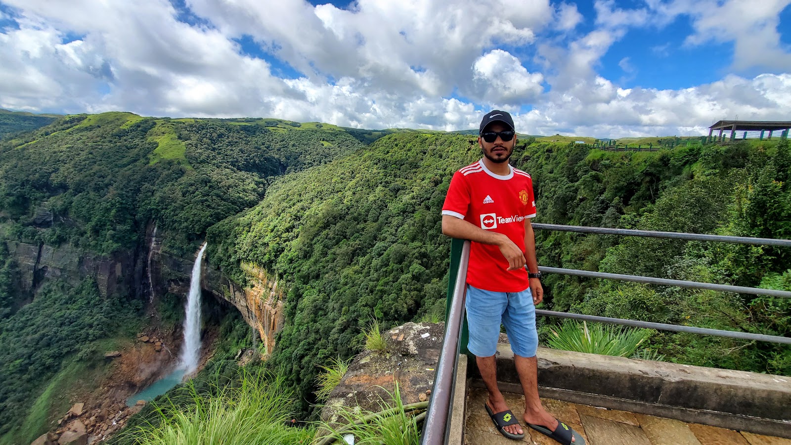 Nohkalikai Falls