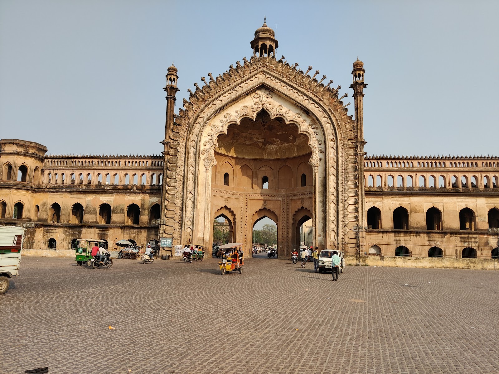 Rumi Darwaza