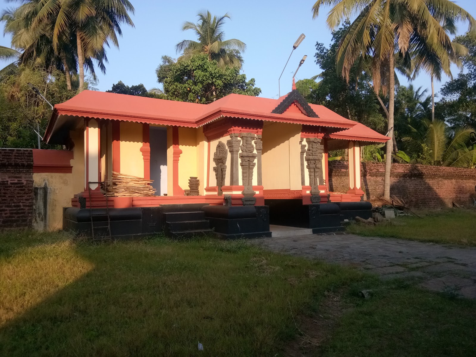 Thirunavaya Navamukunda Temple