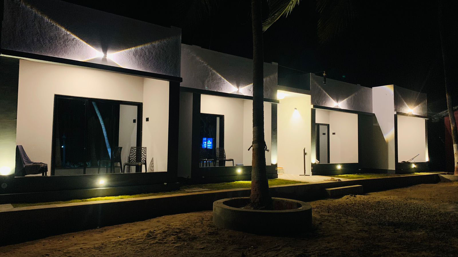 Mayekar's Holiday Home - Luxury stay at Chivla Beach