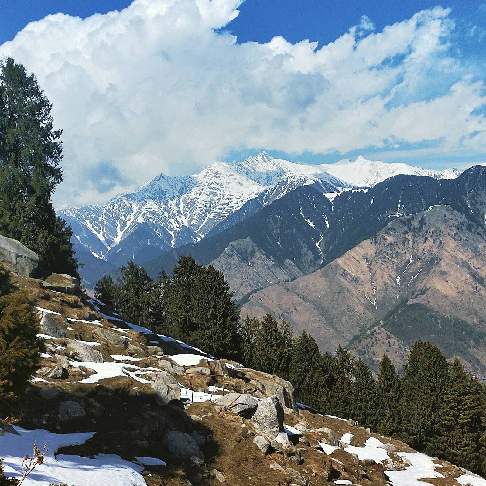 Joginder Nagar Valley viewpoints