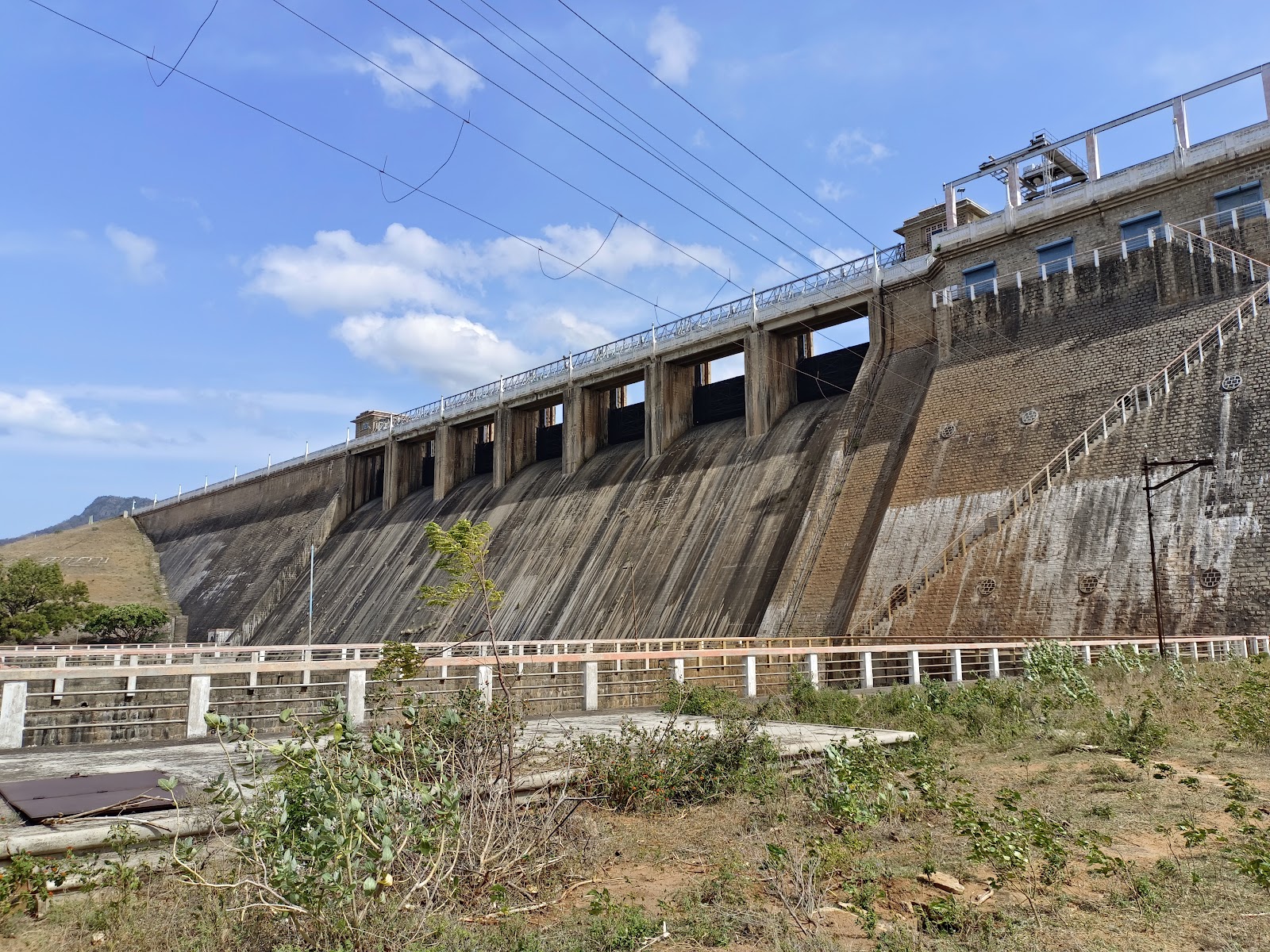 Kuthirakolli Waterfall