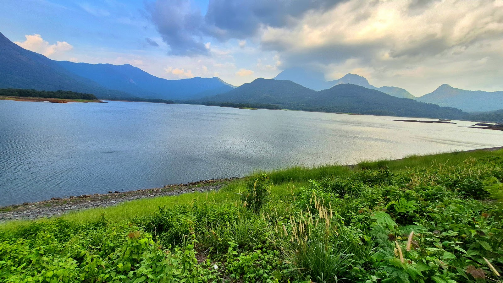 Kanjirapuzha Dam and Garden