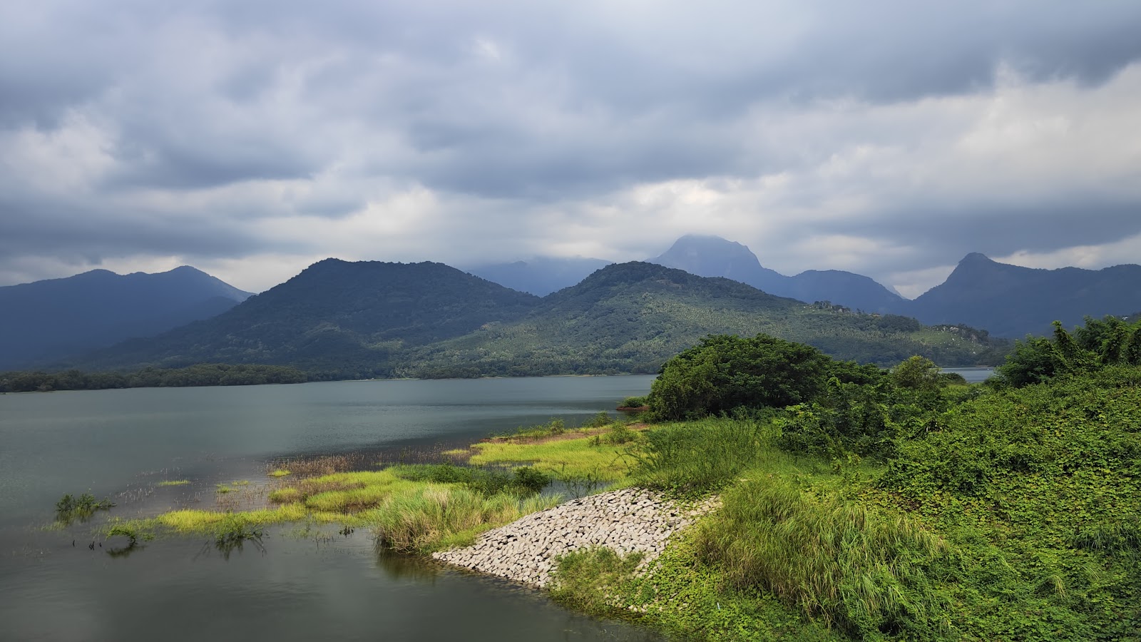 Kanjirapuzha Dam and Garden