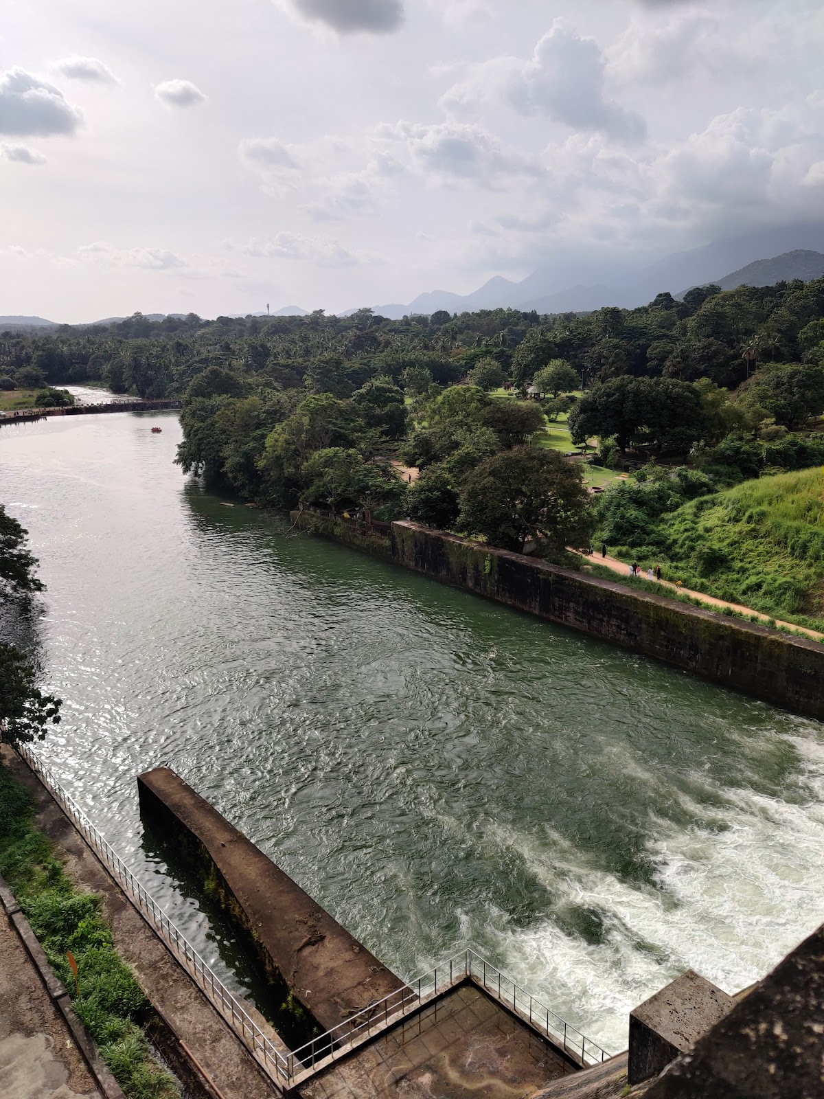 Kanjirapuzha Dam and Garden