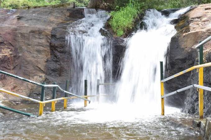Kumbakkarai Falls