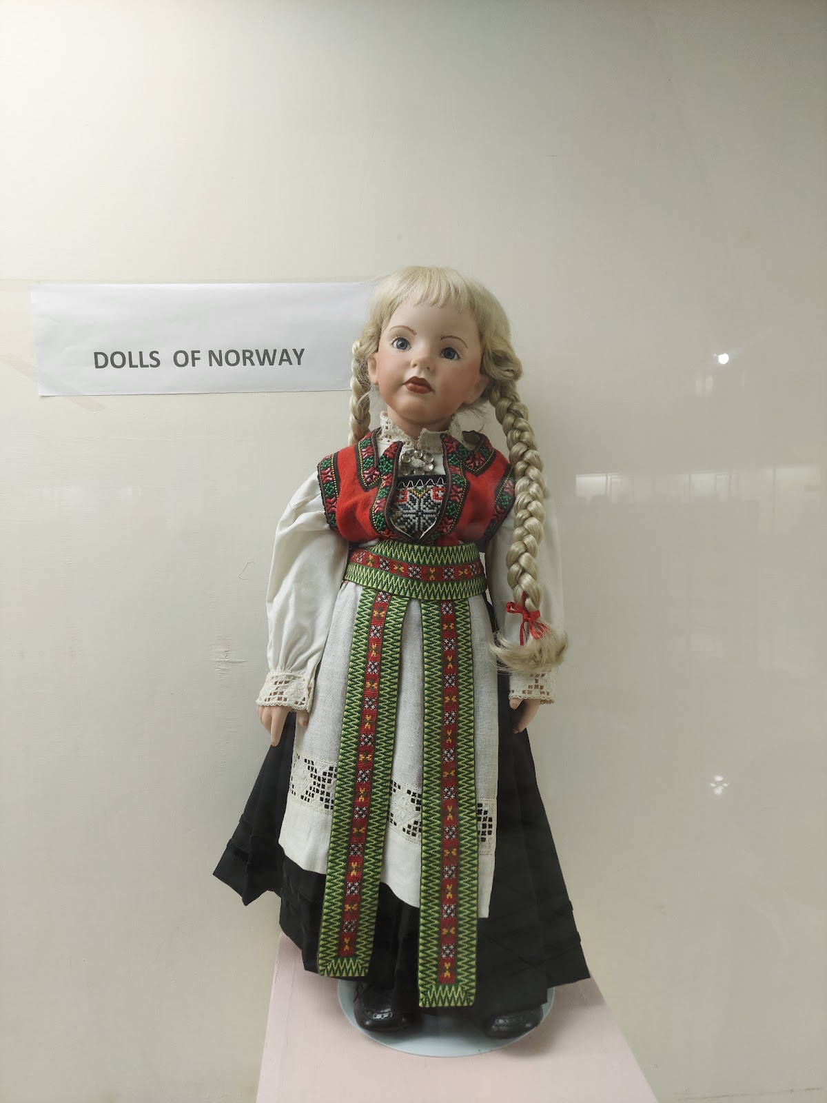 International Dolls Museum