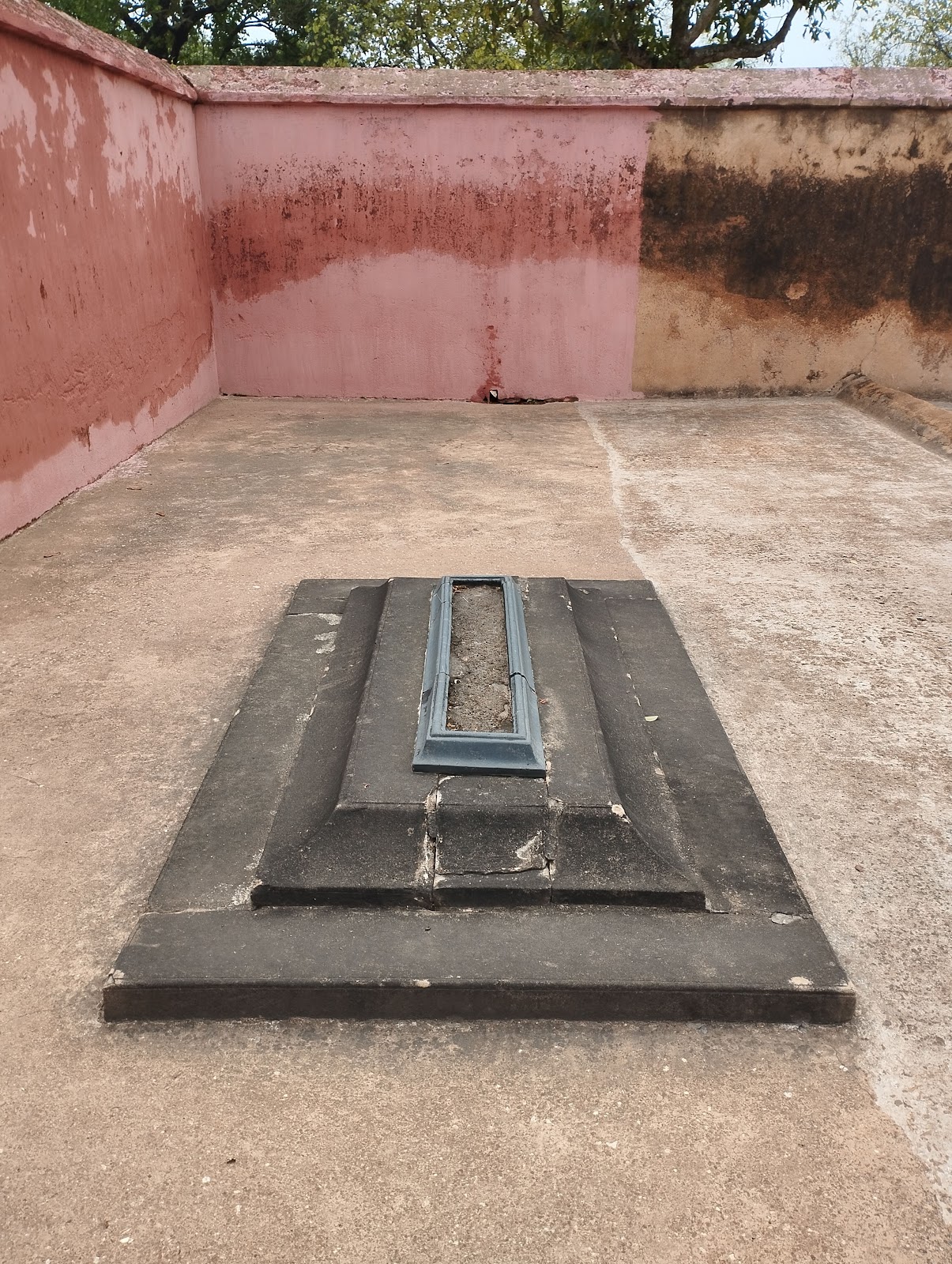 Tomb of Siraj ud-Daulah