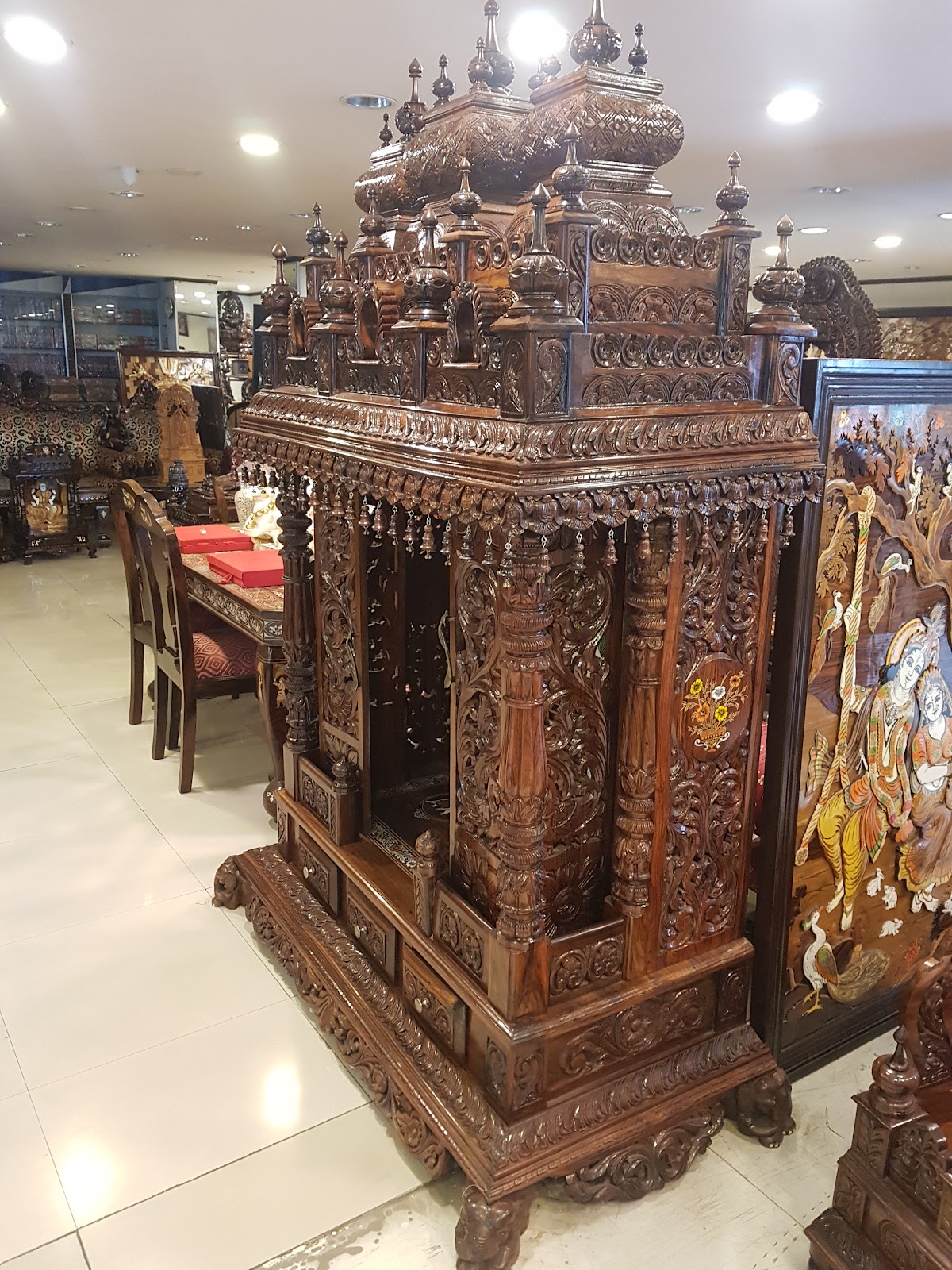 Local Handloom and Handicraft Shops