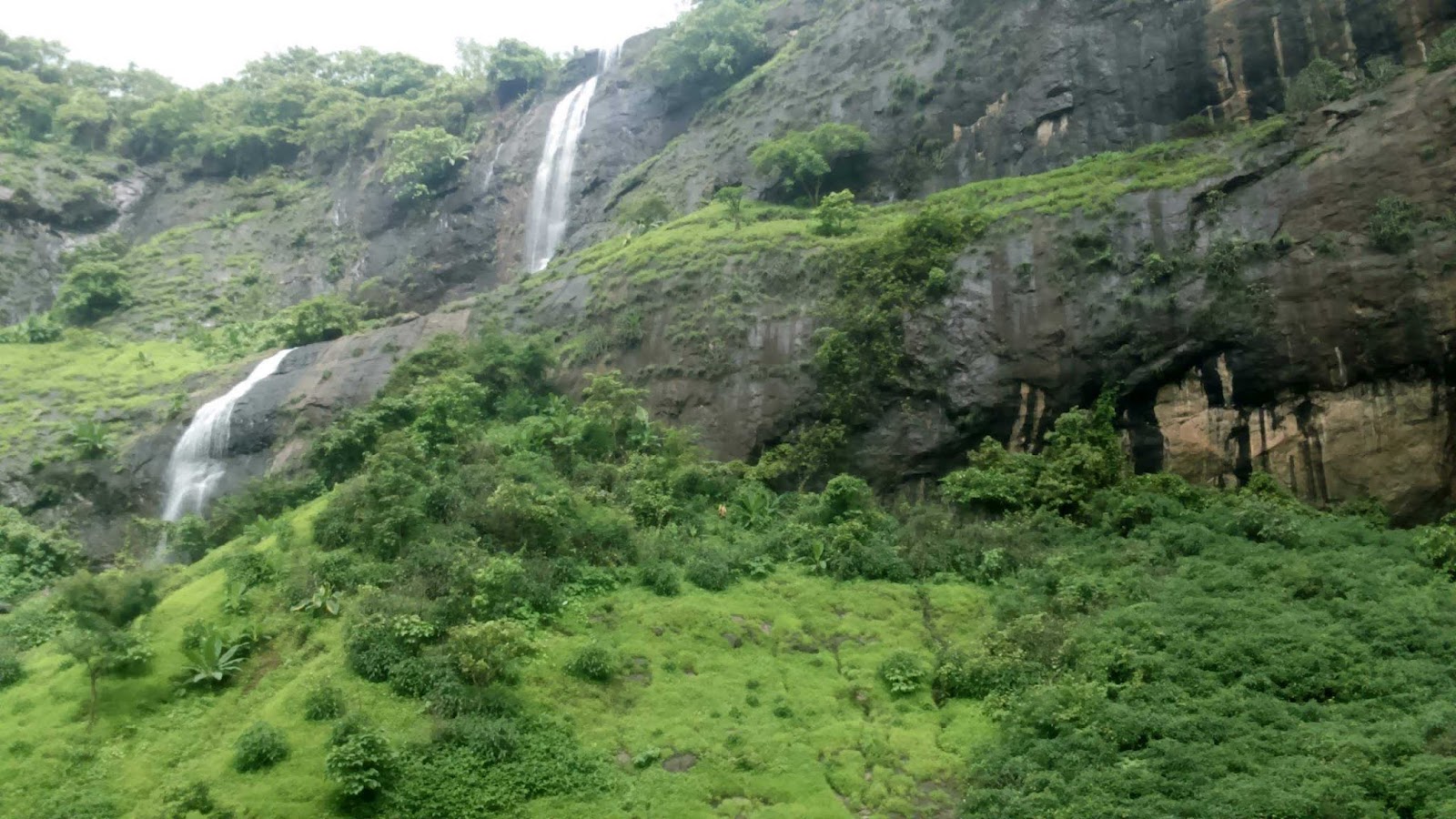 Pandavkada Waterfalls