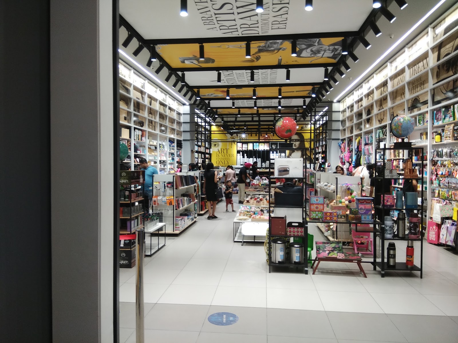 Seawoods Grand Central Mall