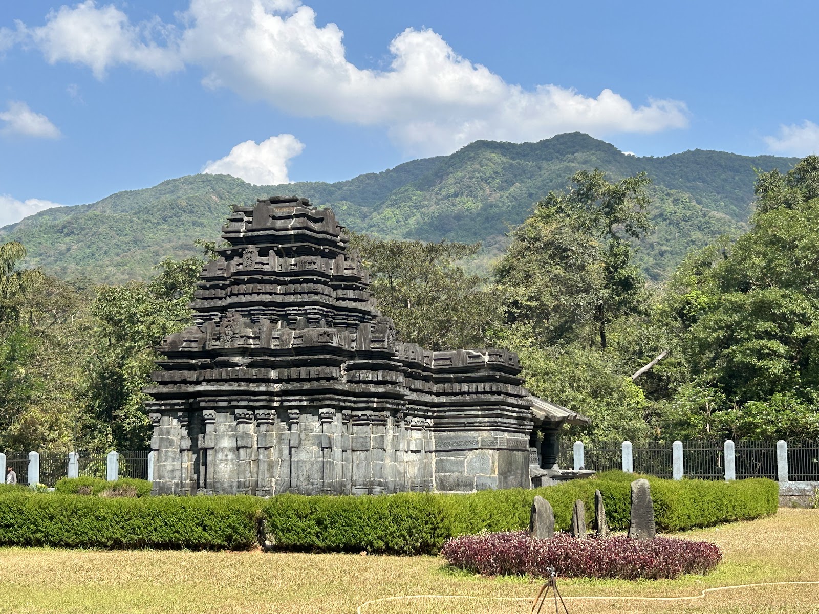 Kadamba Shri Mahadeva Temple, Tambdisurla