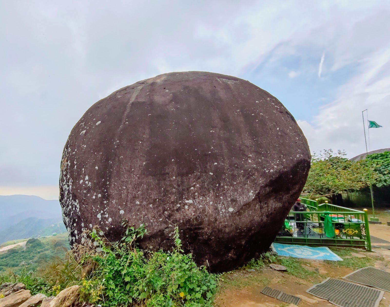 Thangalpara Rock