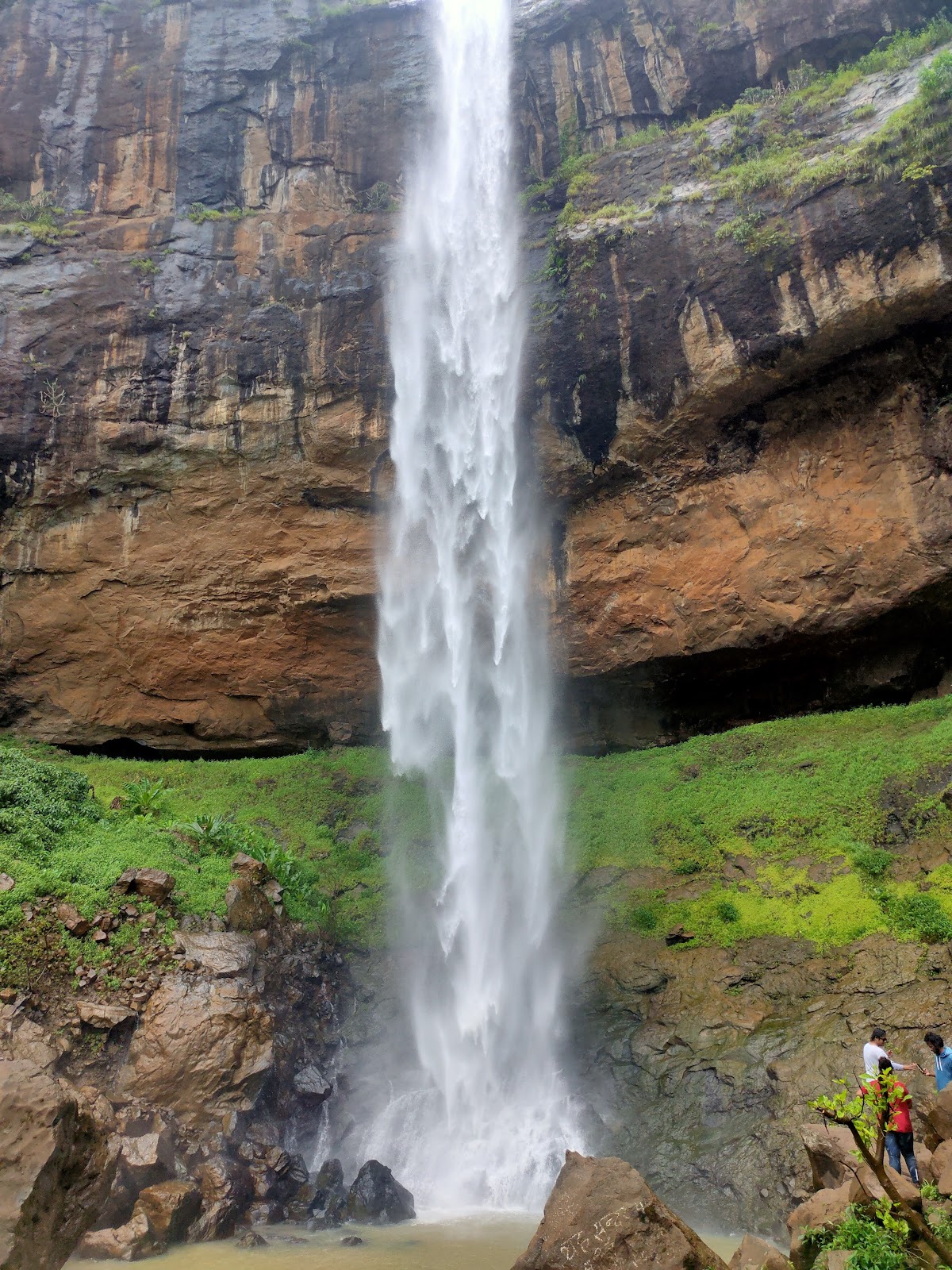 Pandavkada Falls