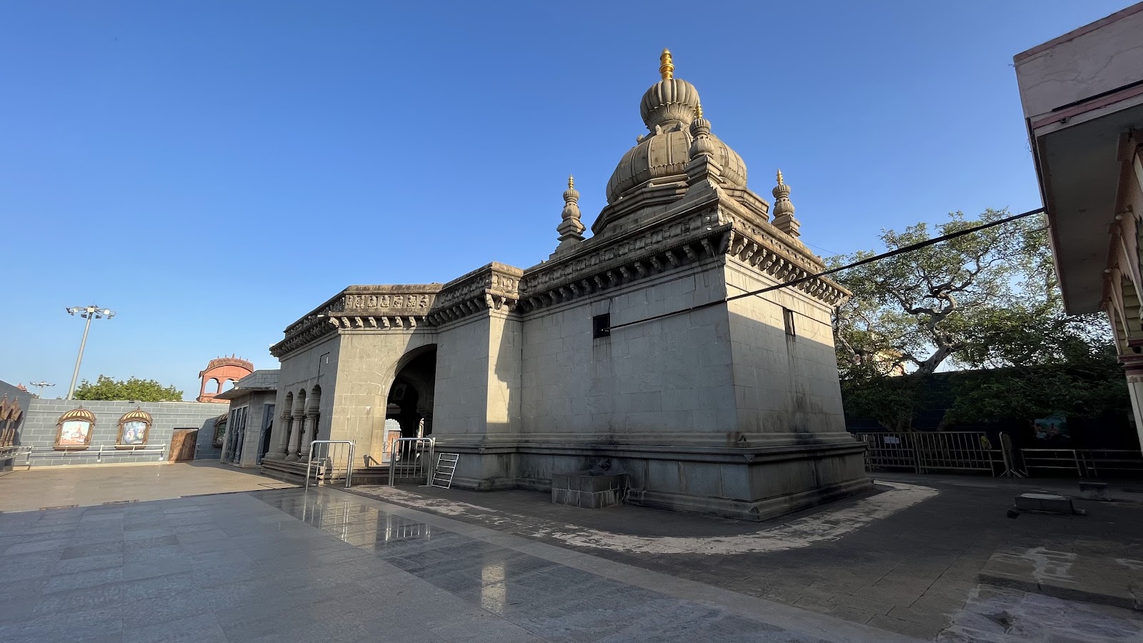 Shri Manik Prabhu Temple