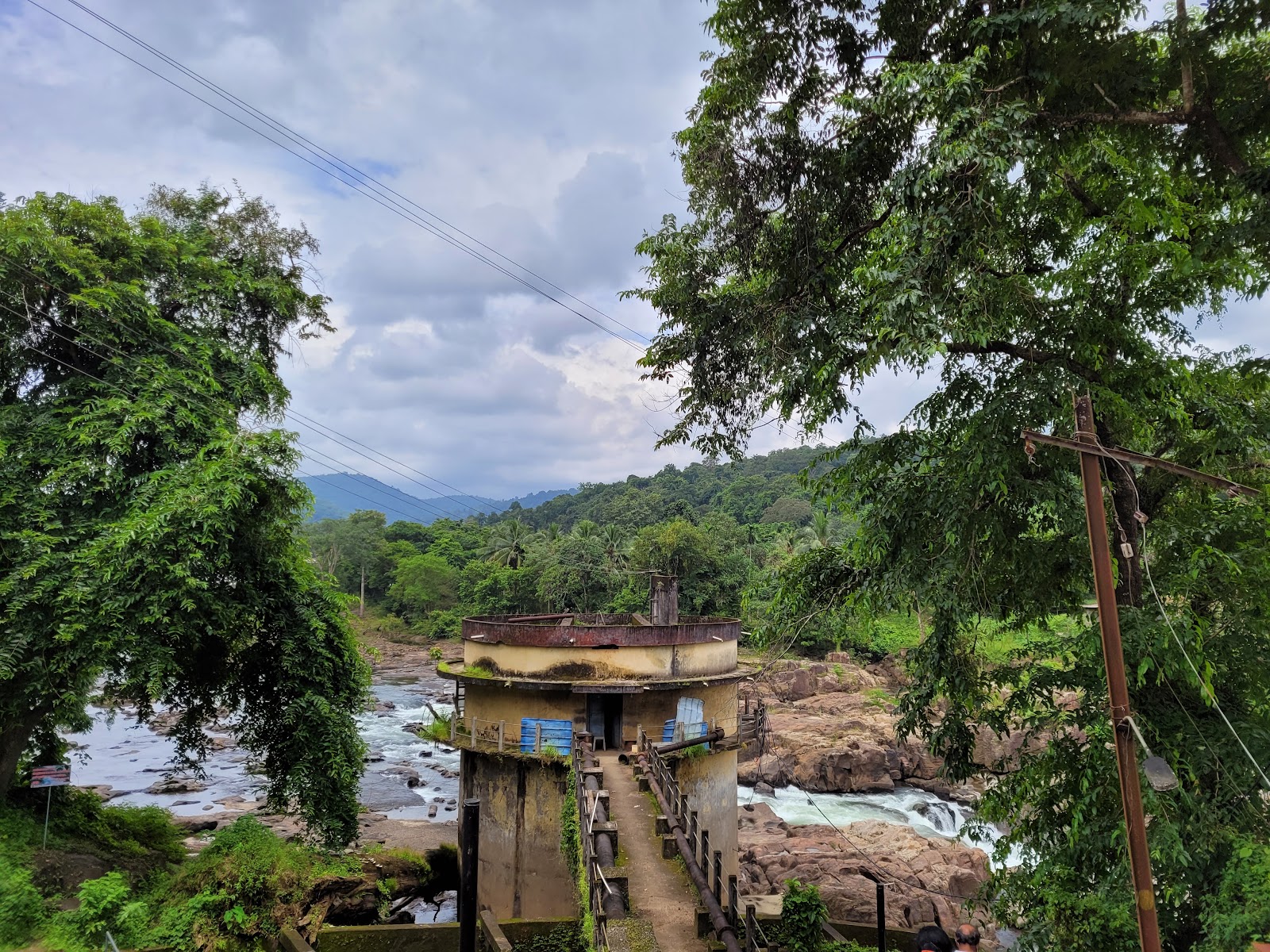 Perunthenaruvi Waterfalls