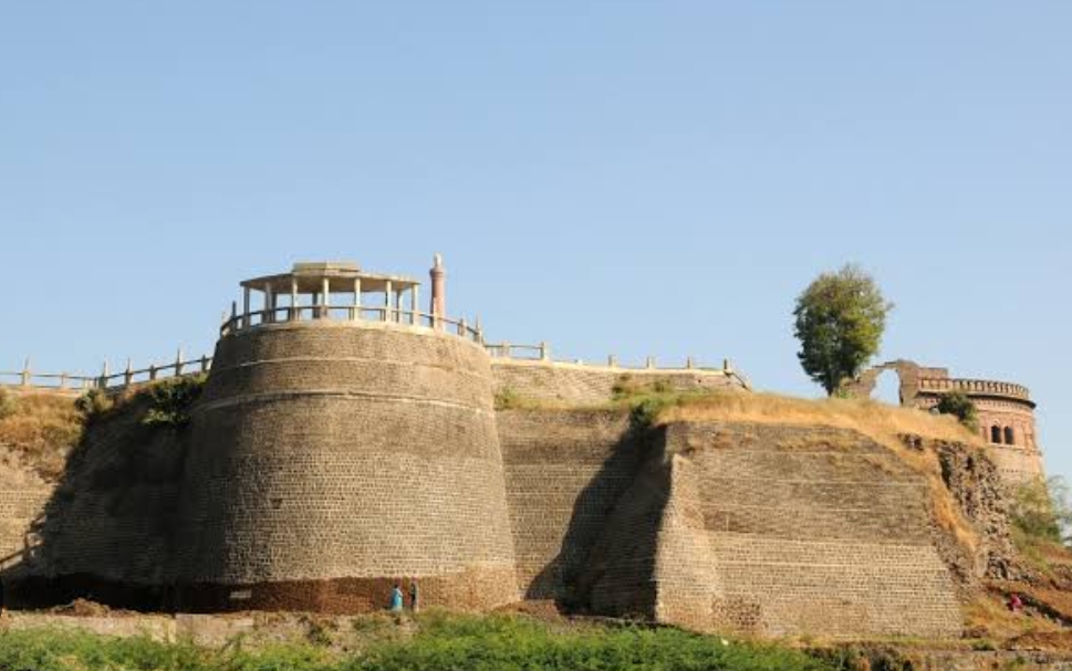 Gondi Fort Ruins