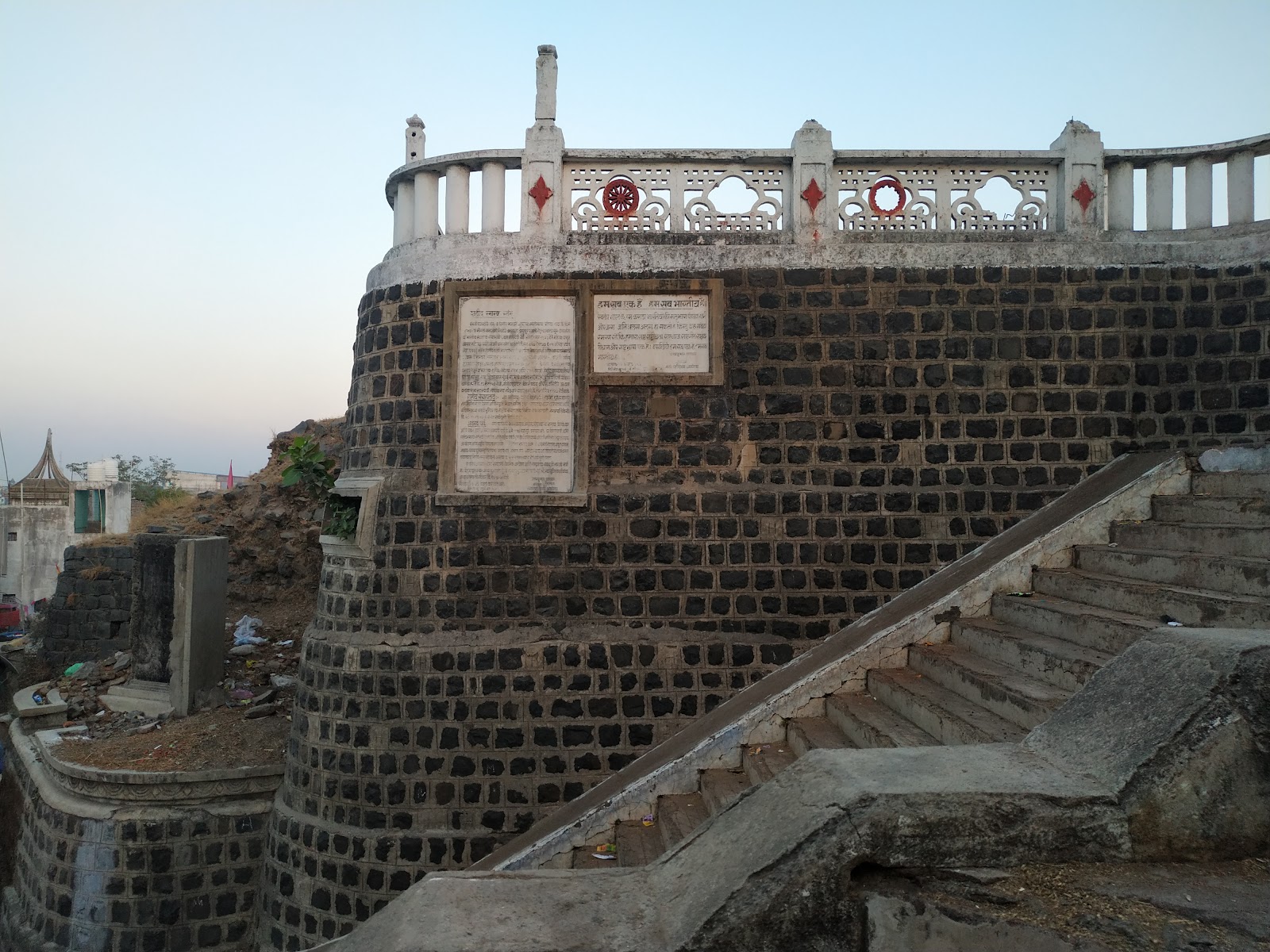 Gondi Fort Ruins