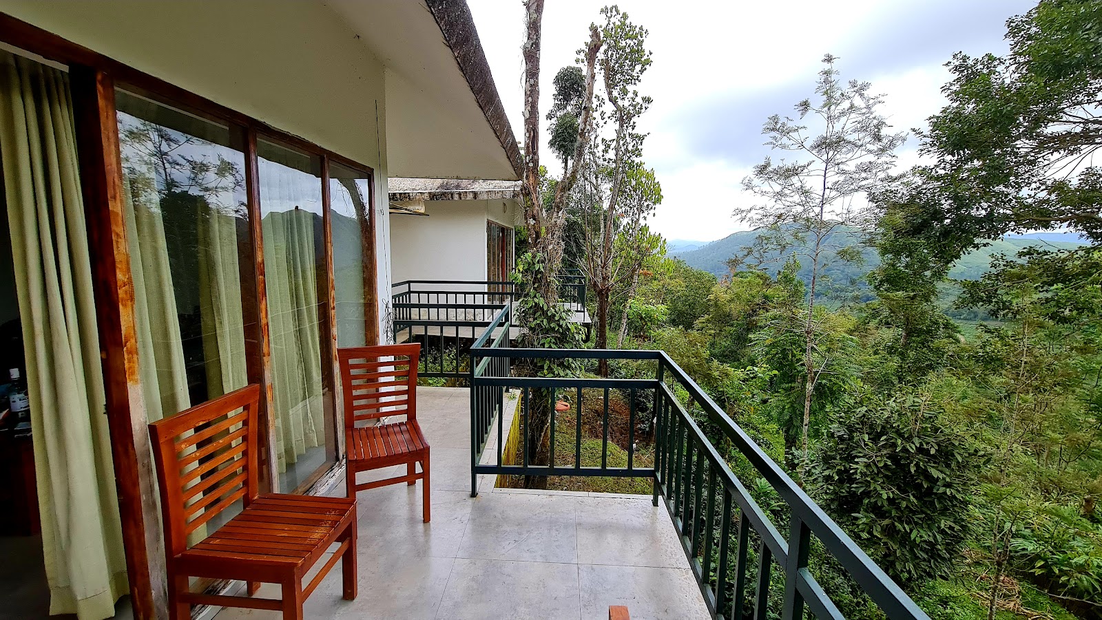 Mullaperiyar Dam Viewpoint