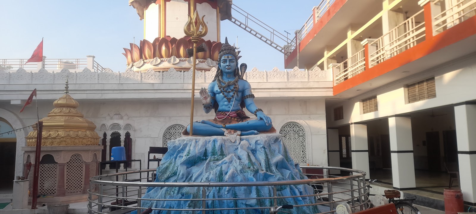 Annexe Temple Grounds