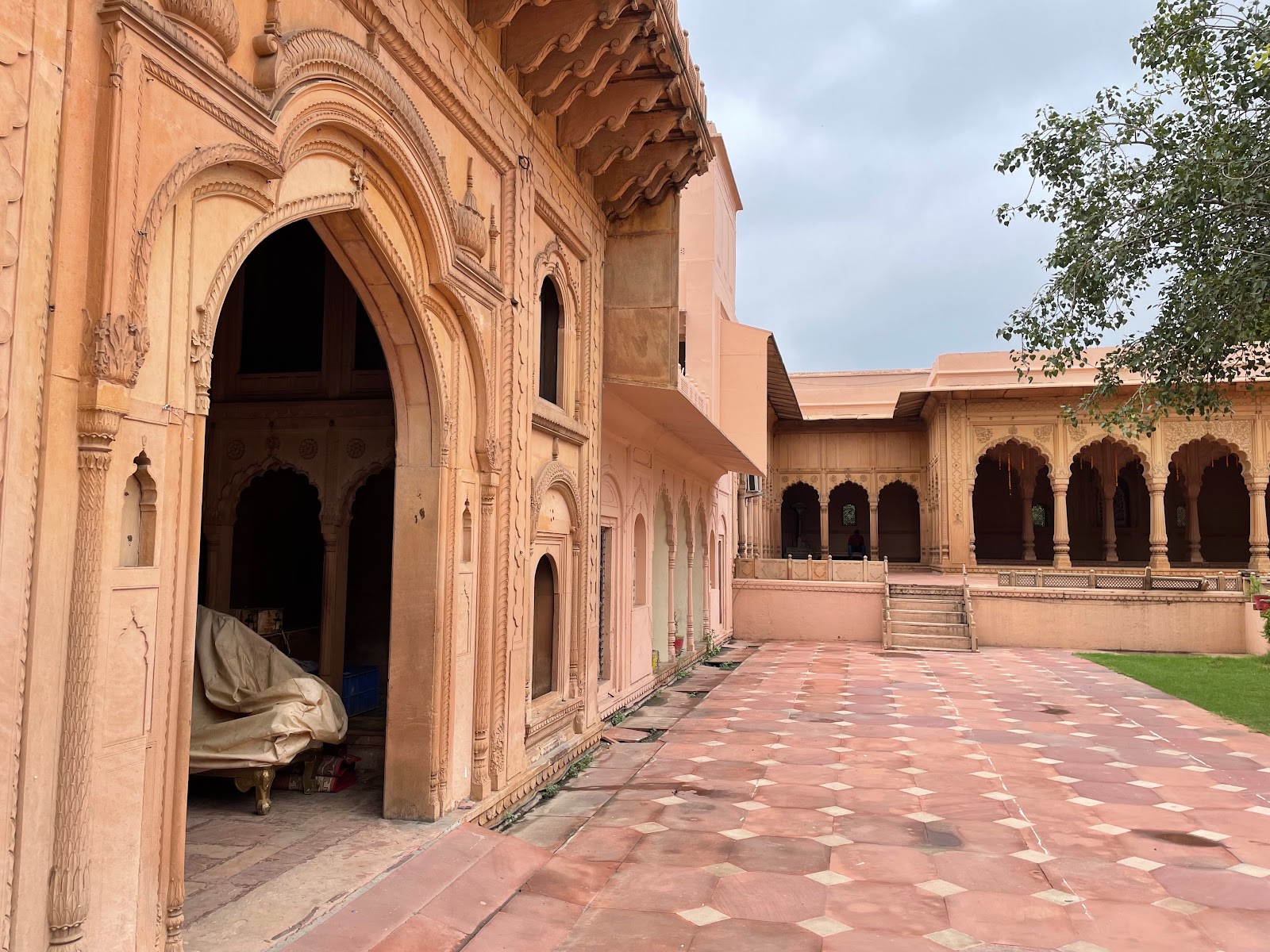 Raja Nahar Singh Palace