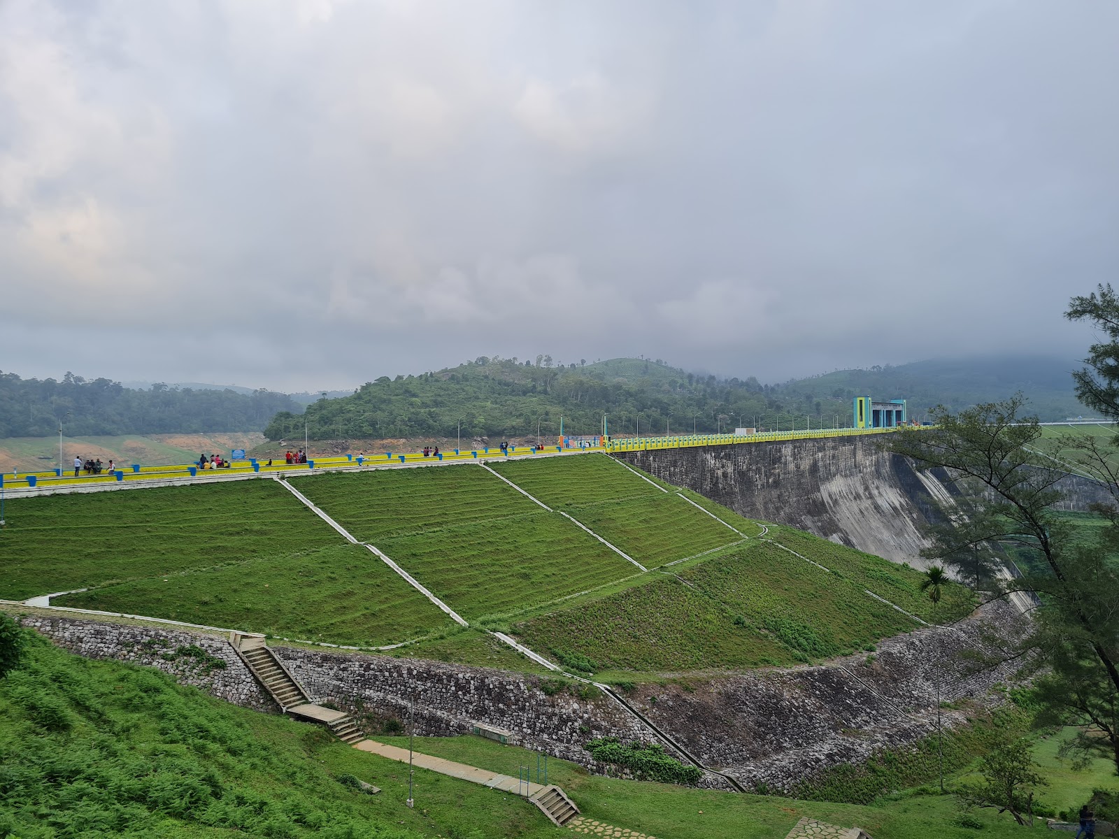 Sholayar Dam