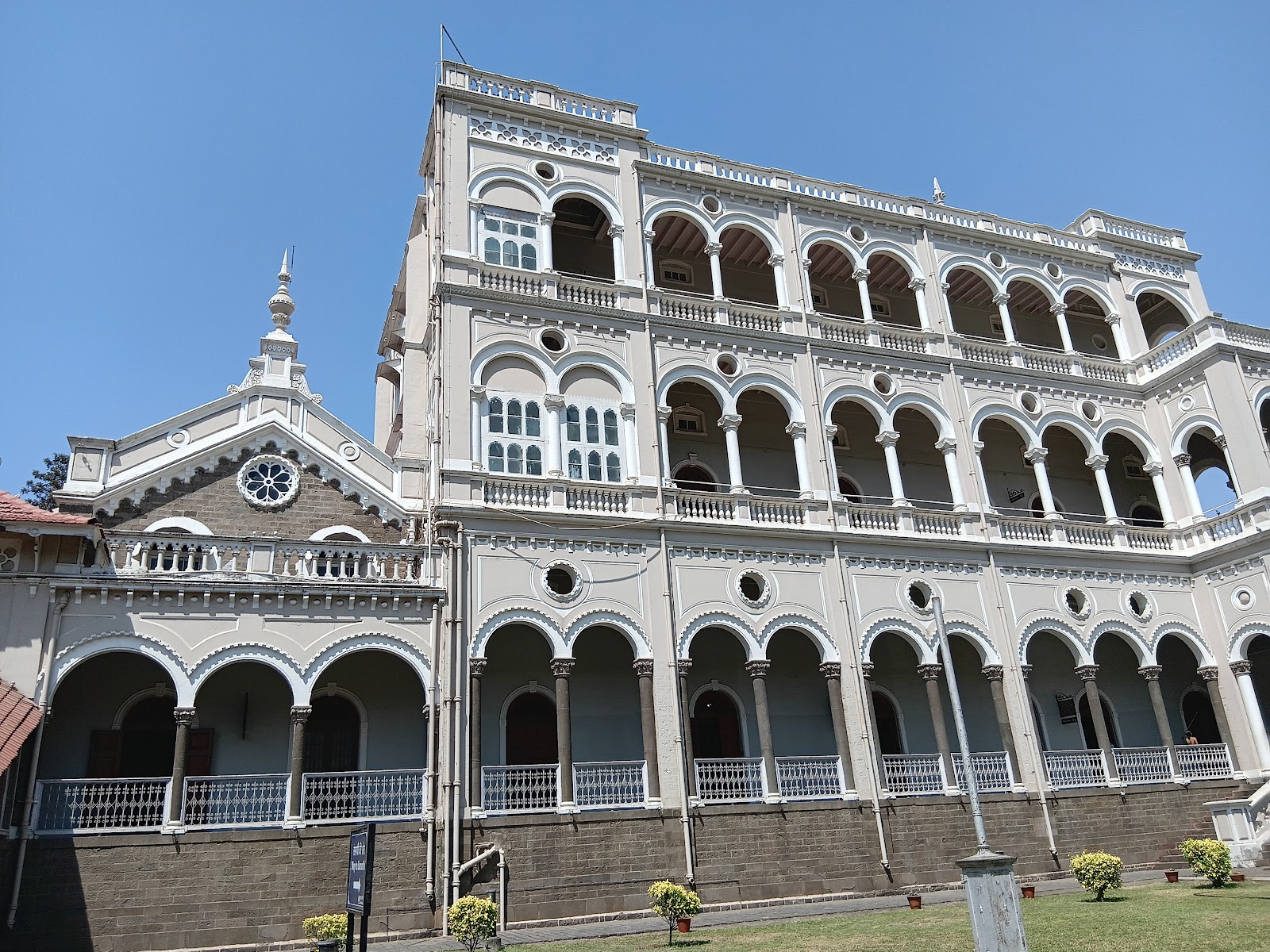 Pune Travel Guide - Explore the Cultural Hub of Maharashtra