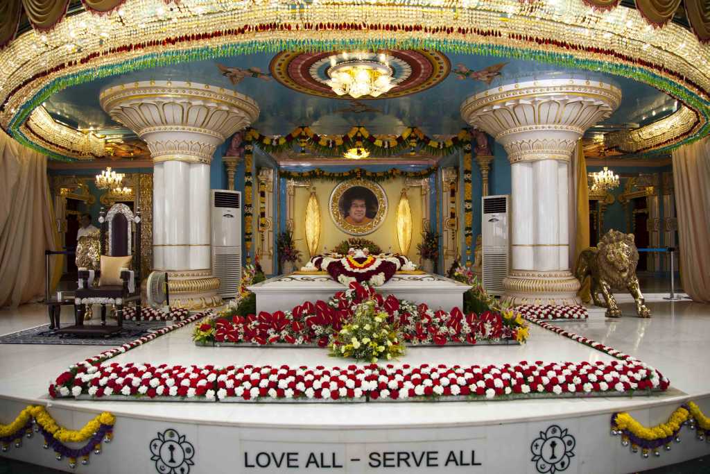 Puttaparthi, Andhra Pradesh: Travel Guide, Ashram, Temples & Sai Baba