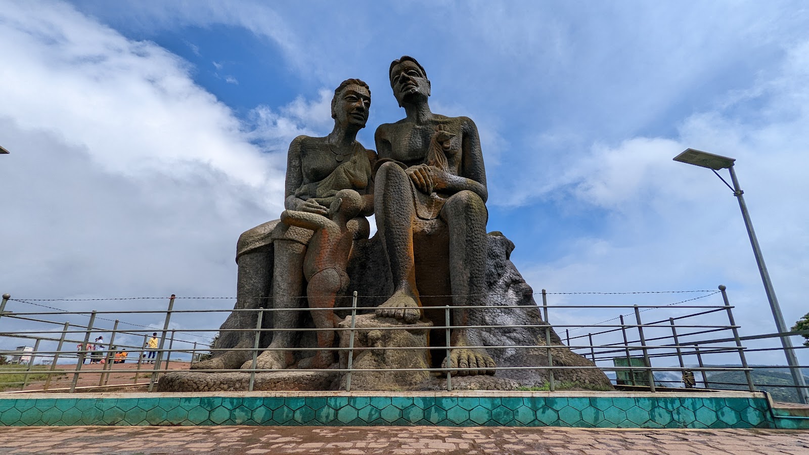 Kuravan Kurathi Statue