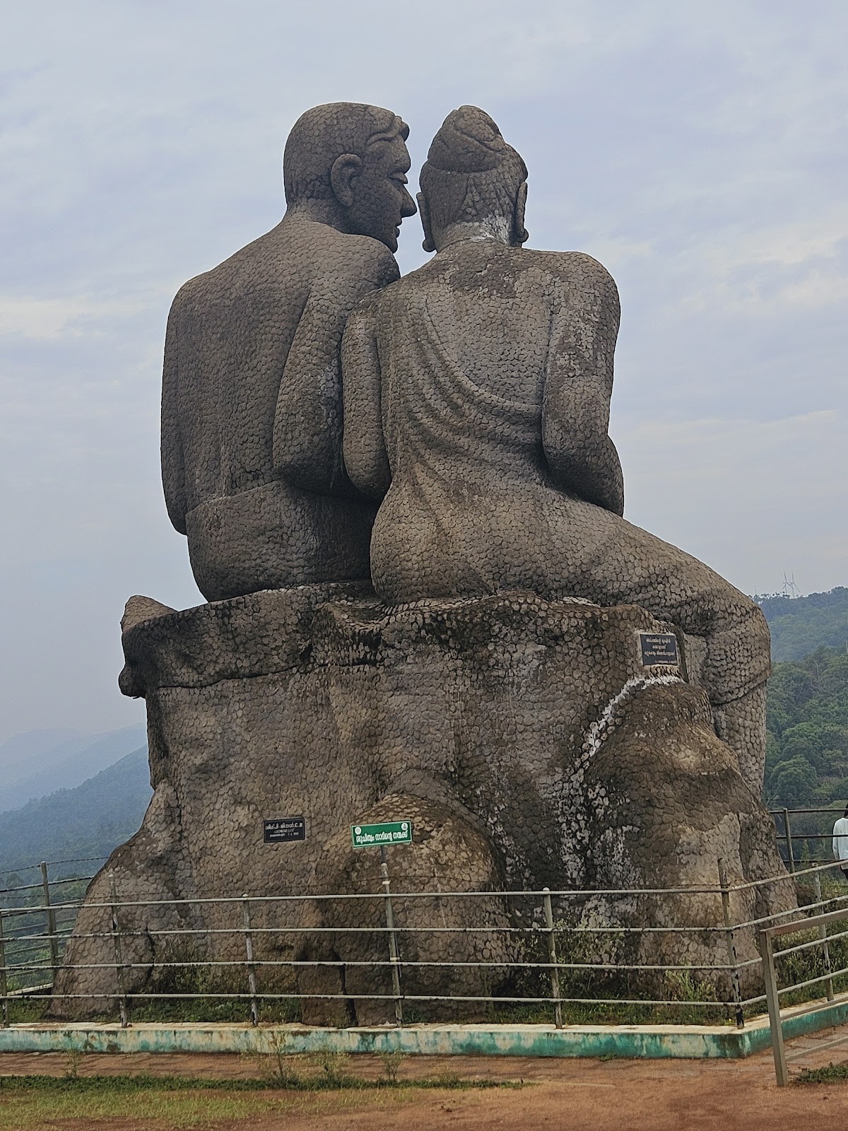 Kuravan Kurathi Statue