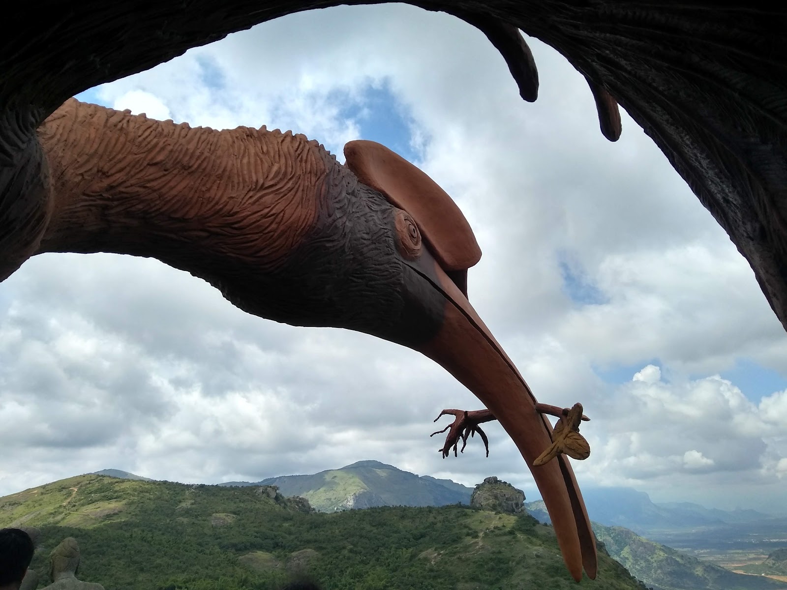 Kuravan Kurathi Statue