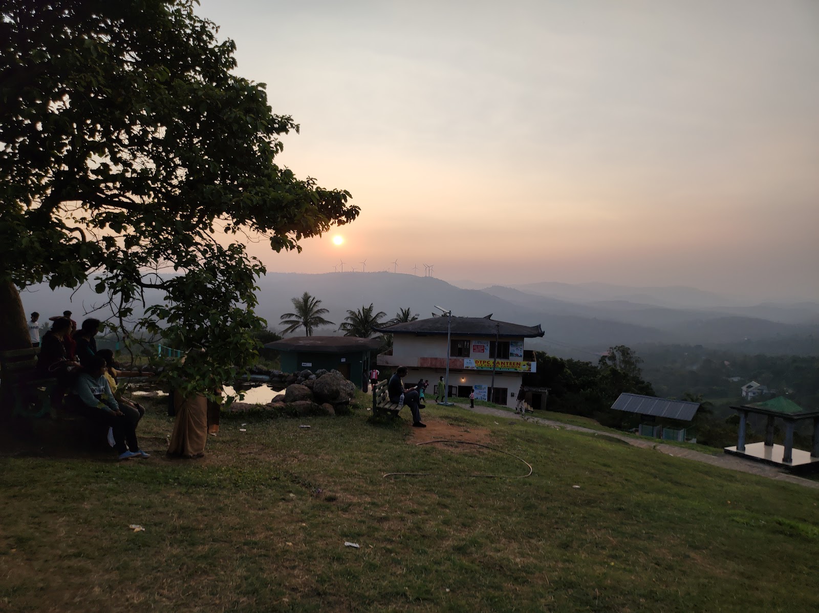 Kuravan Kurathi Statue