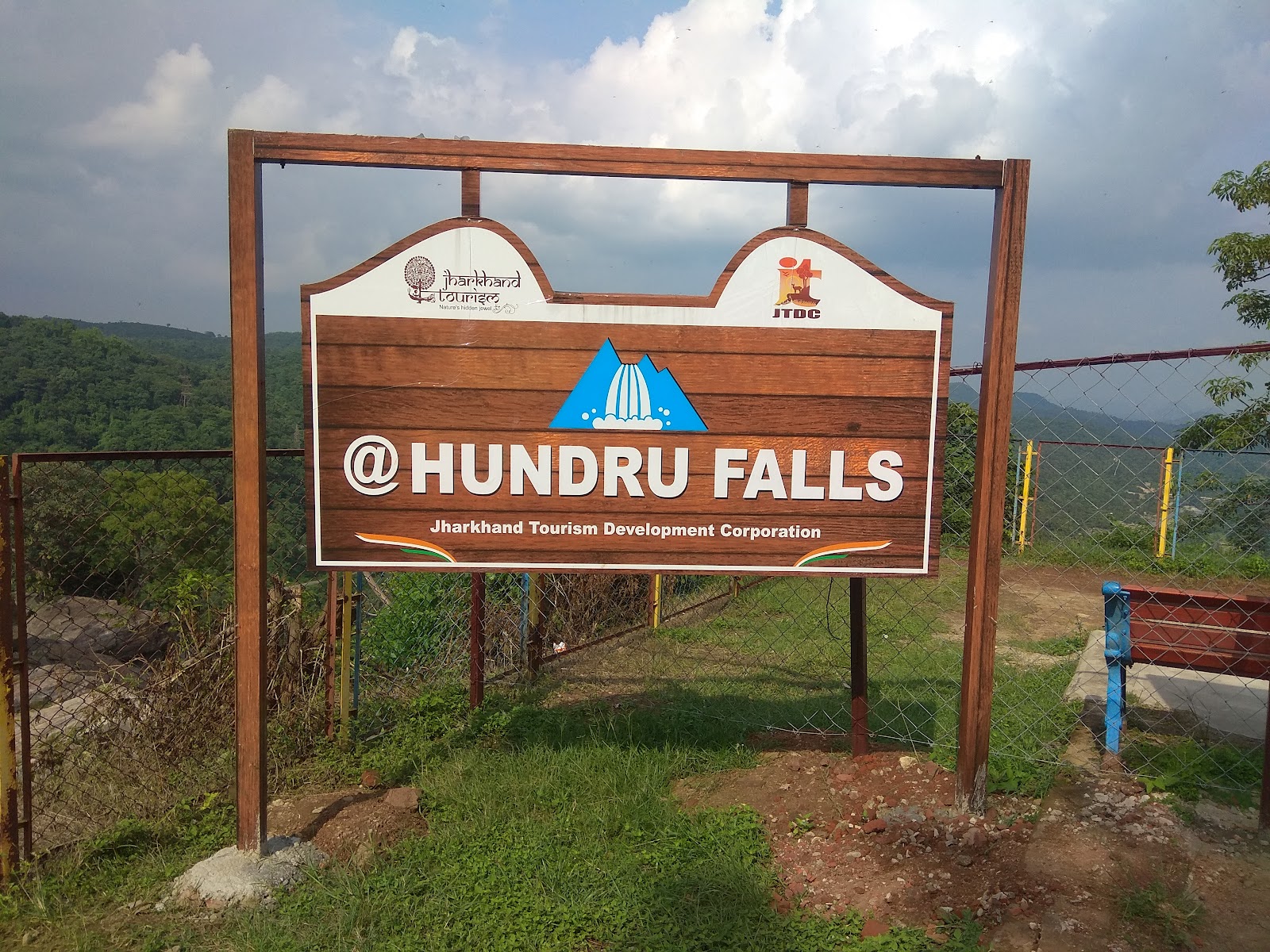 Hundru Falls
