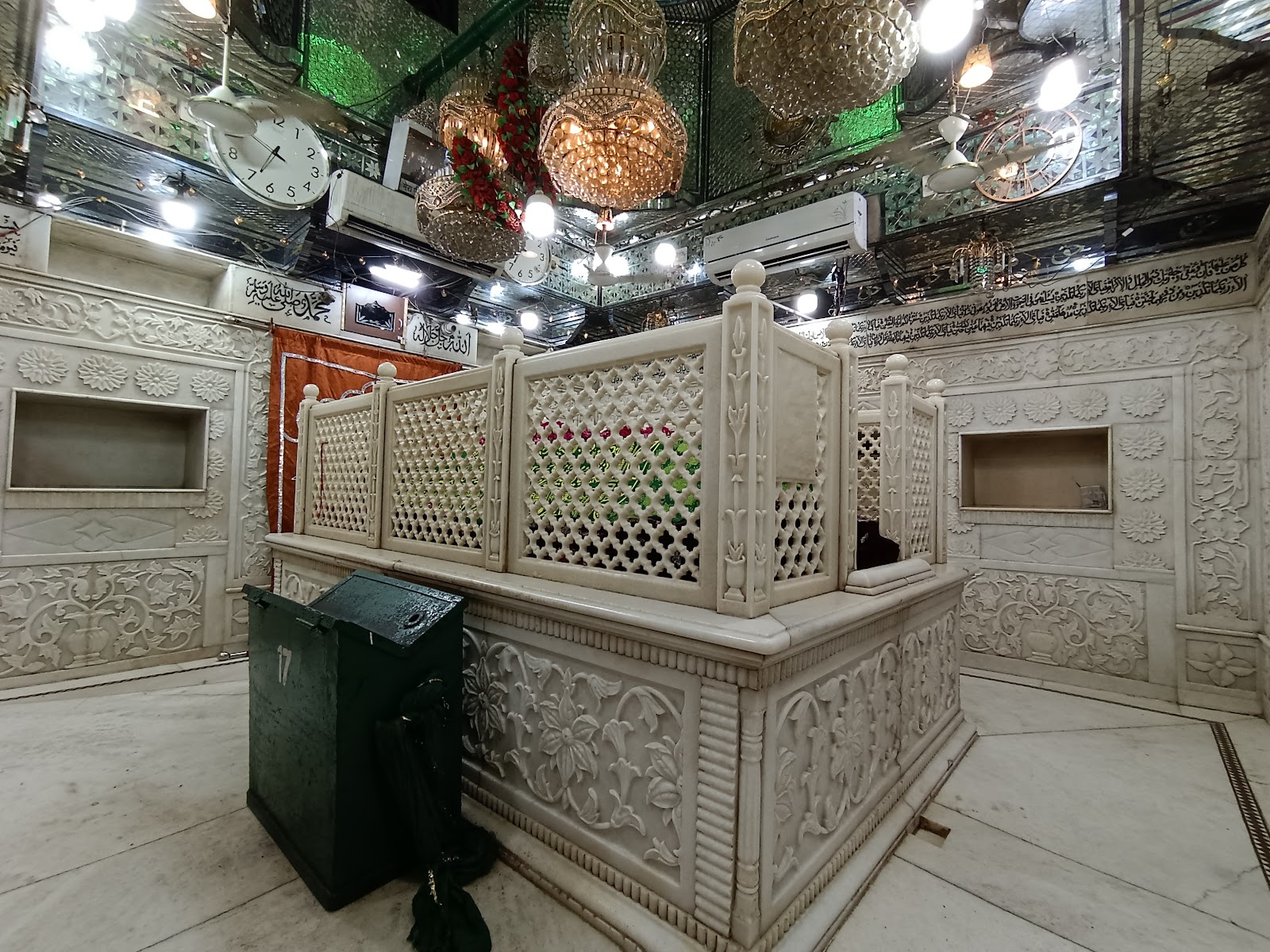 Piran Kaliyar Sharif Dargah