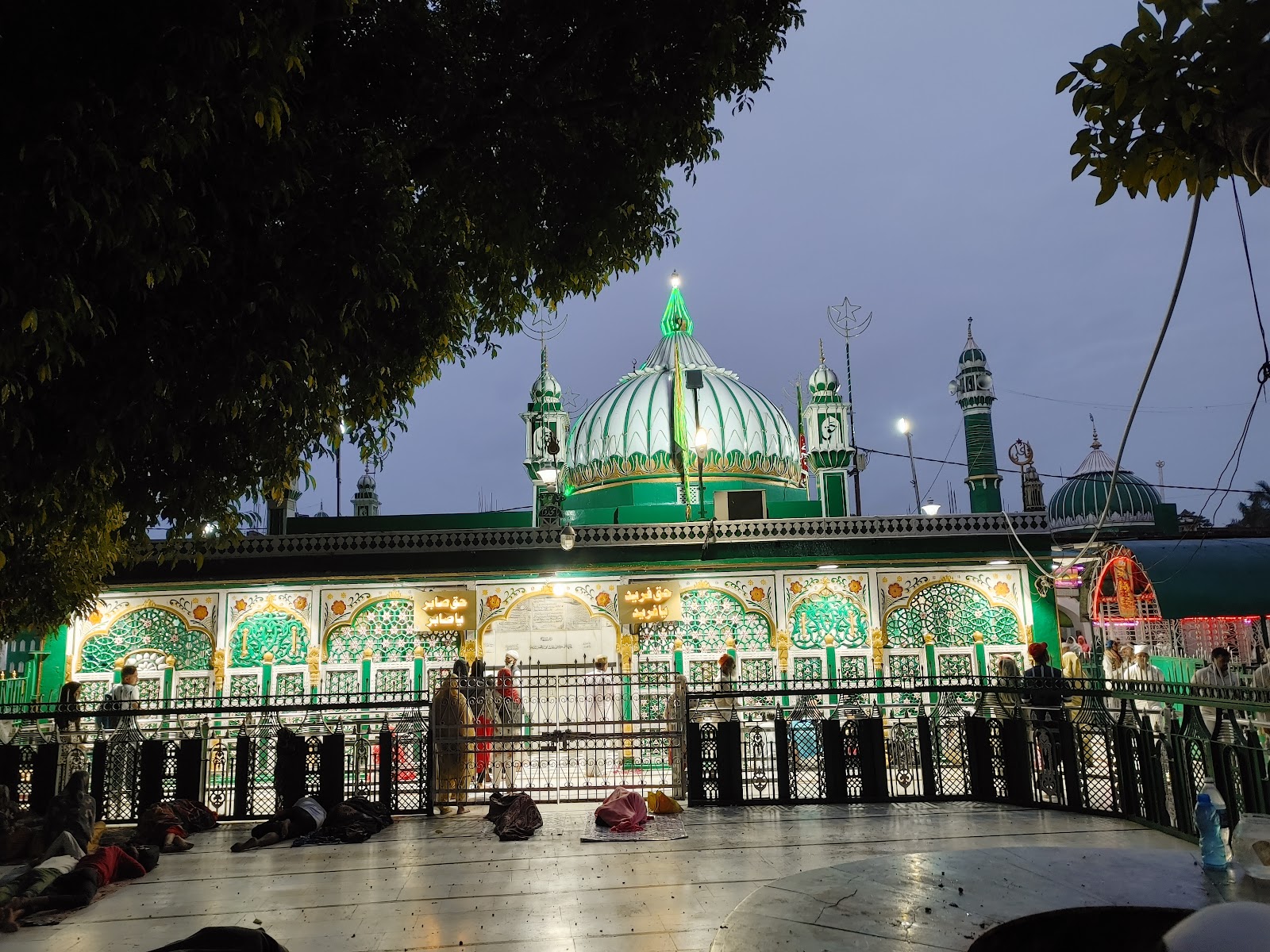 Piran Kaliyar Sharif Dargah