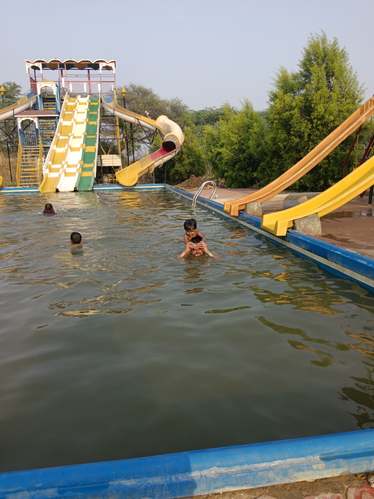 Community Gardens and Lakeside Park