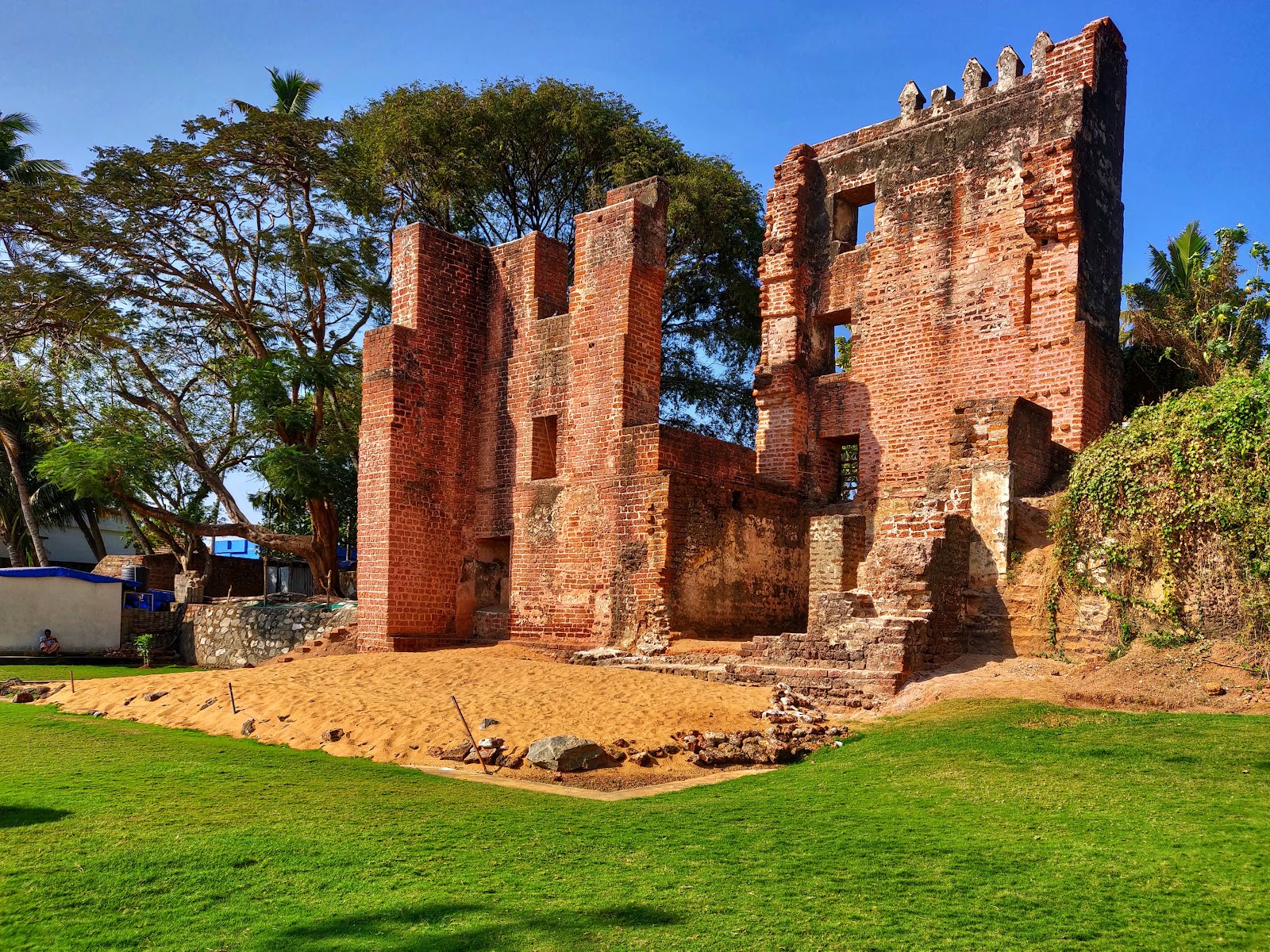 Kollam Beach and Tangasseri Lighthouse