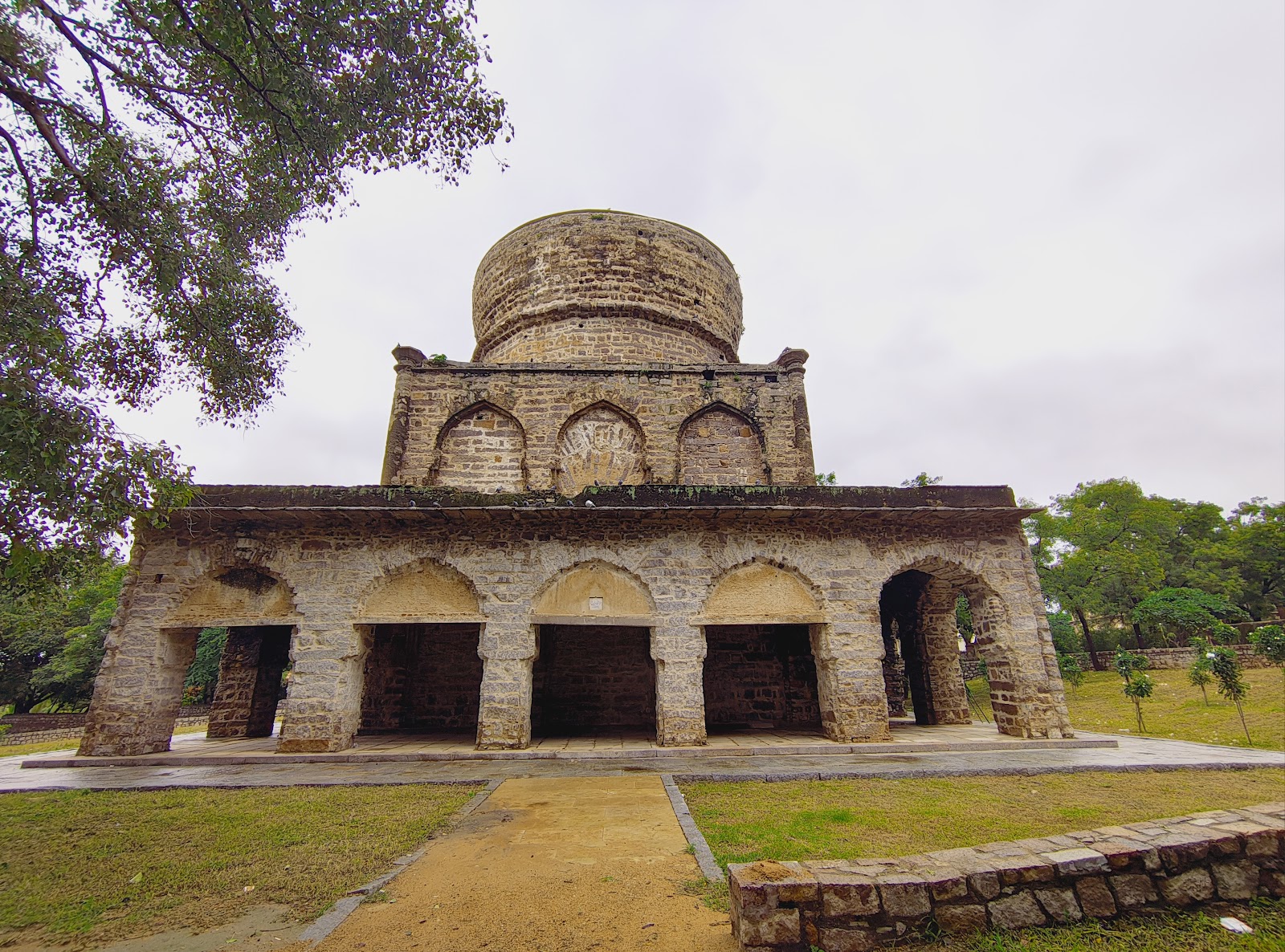 Qutb Shahi Tombs